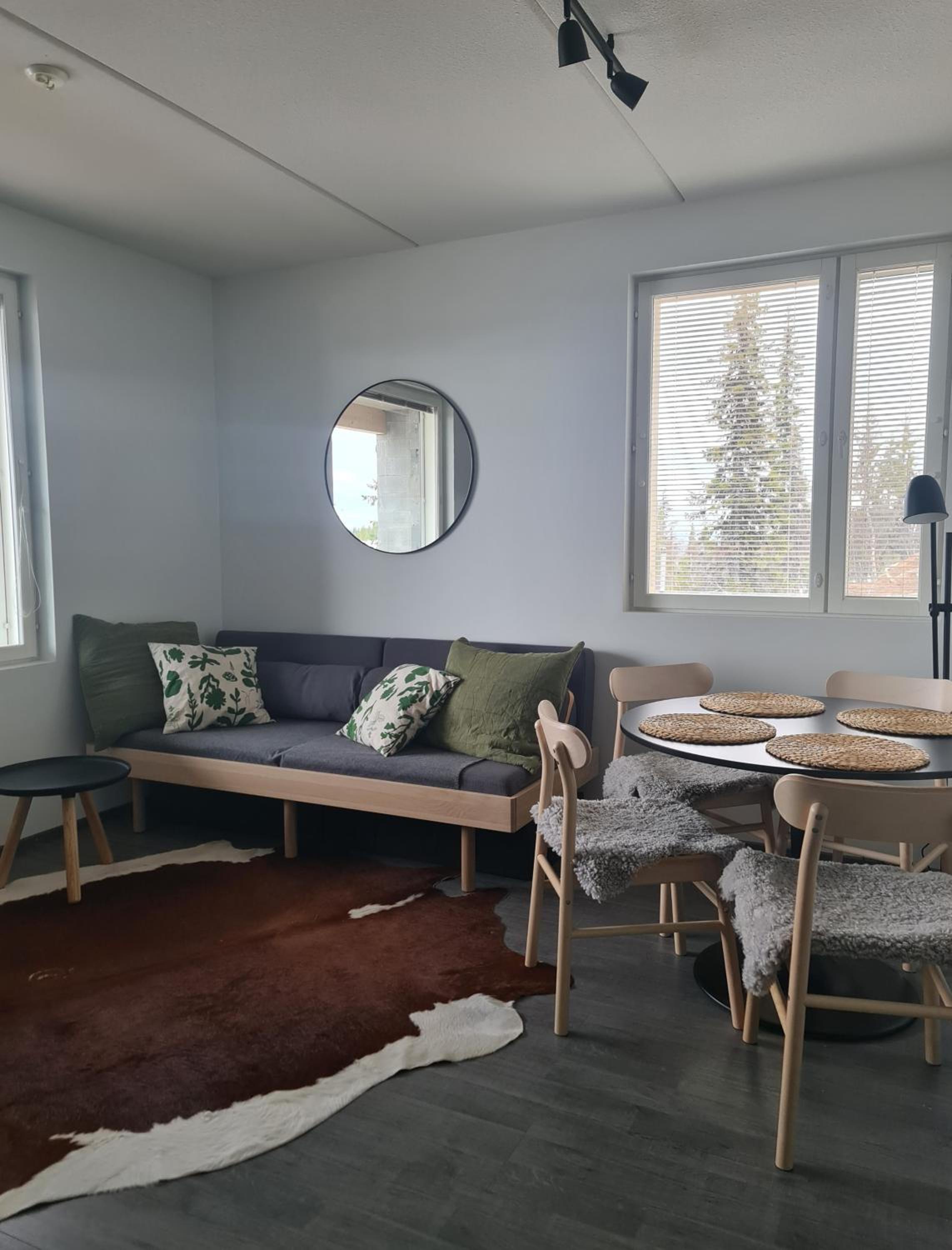 One-Bedroom Apartment photo 1