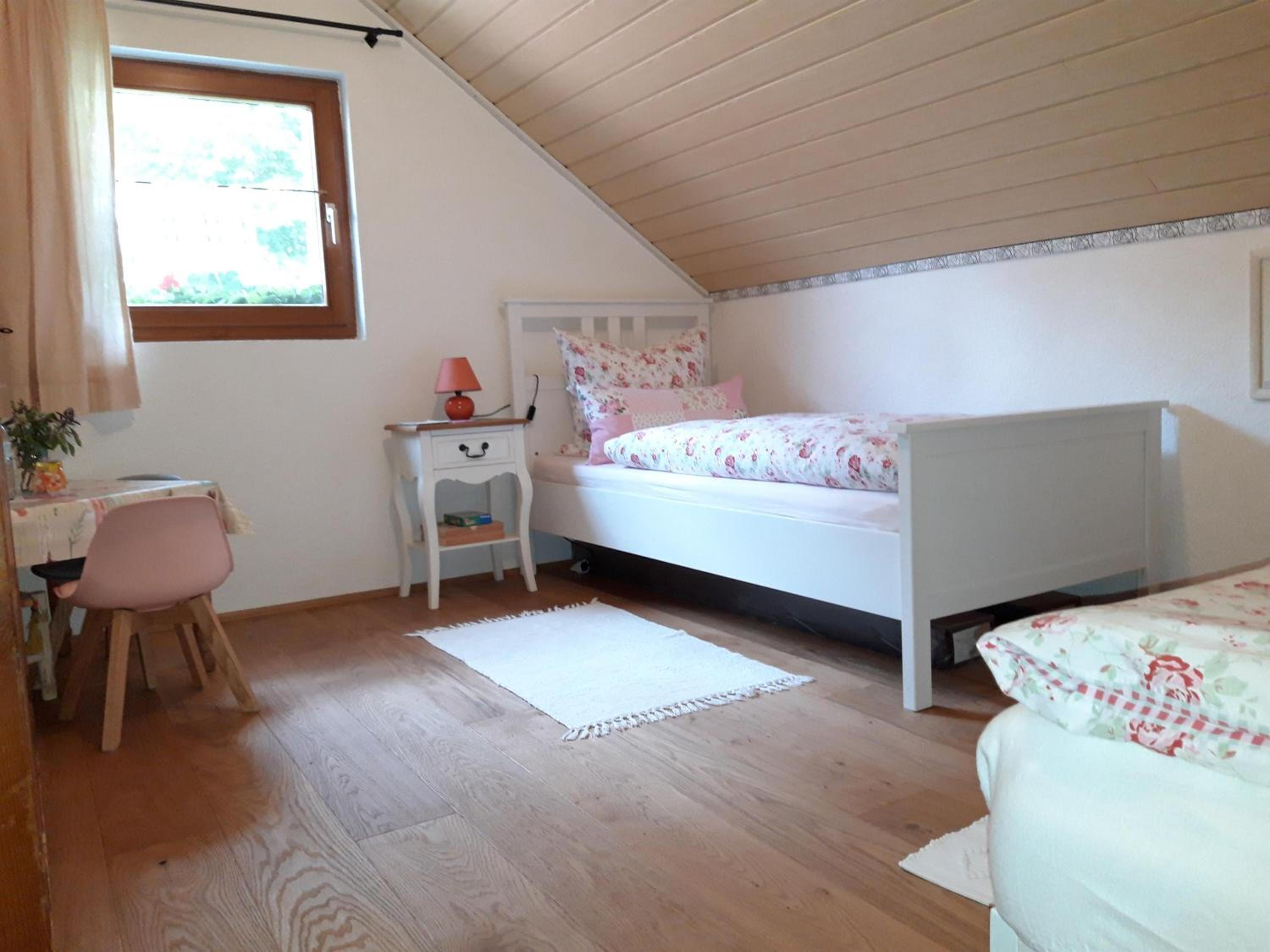 Small Twin Room photo 1