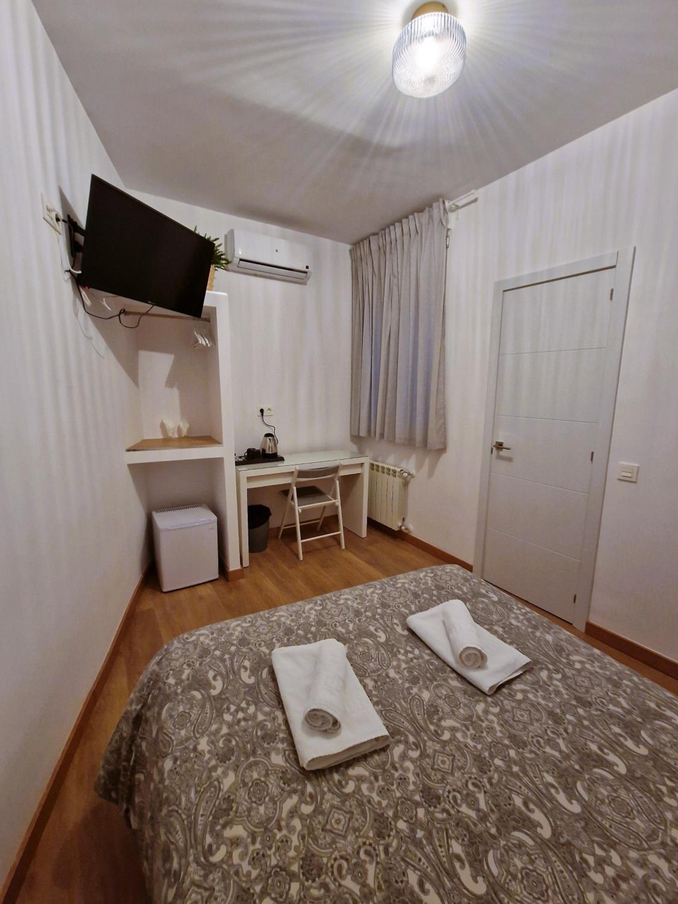 Economy Double Room - Photo 2