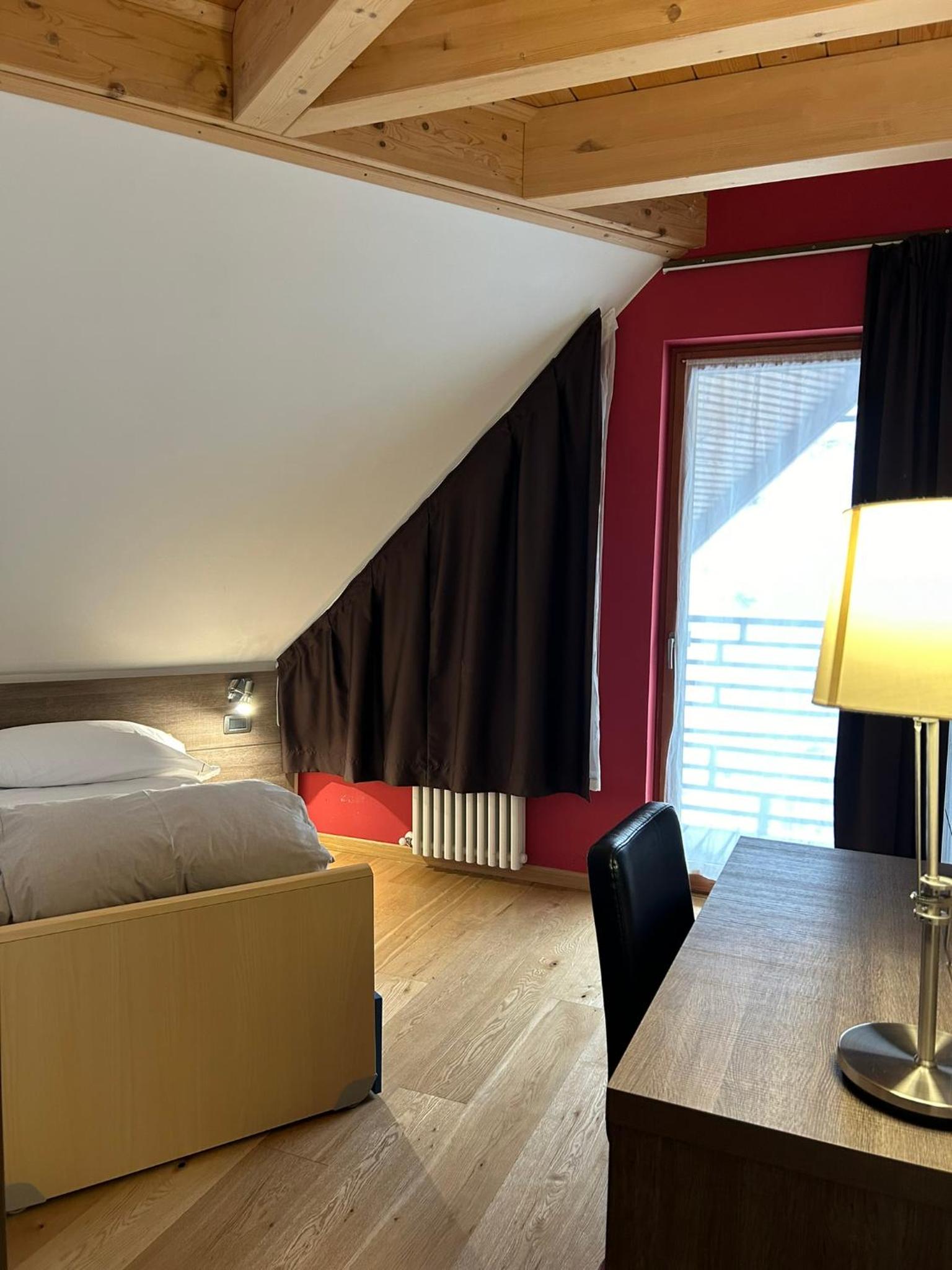 Two-Bedroom Apartment - Photo 9