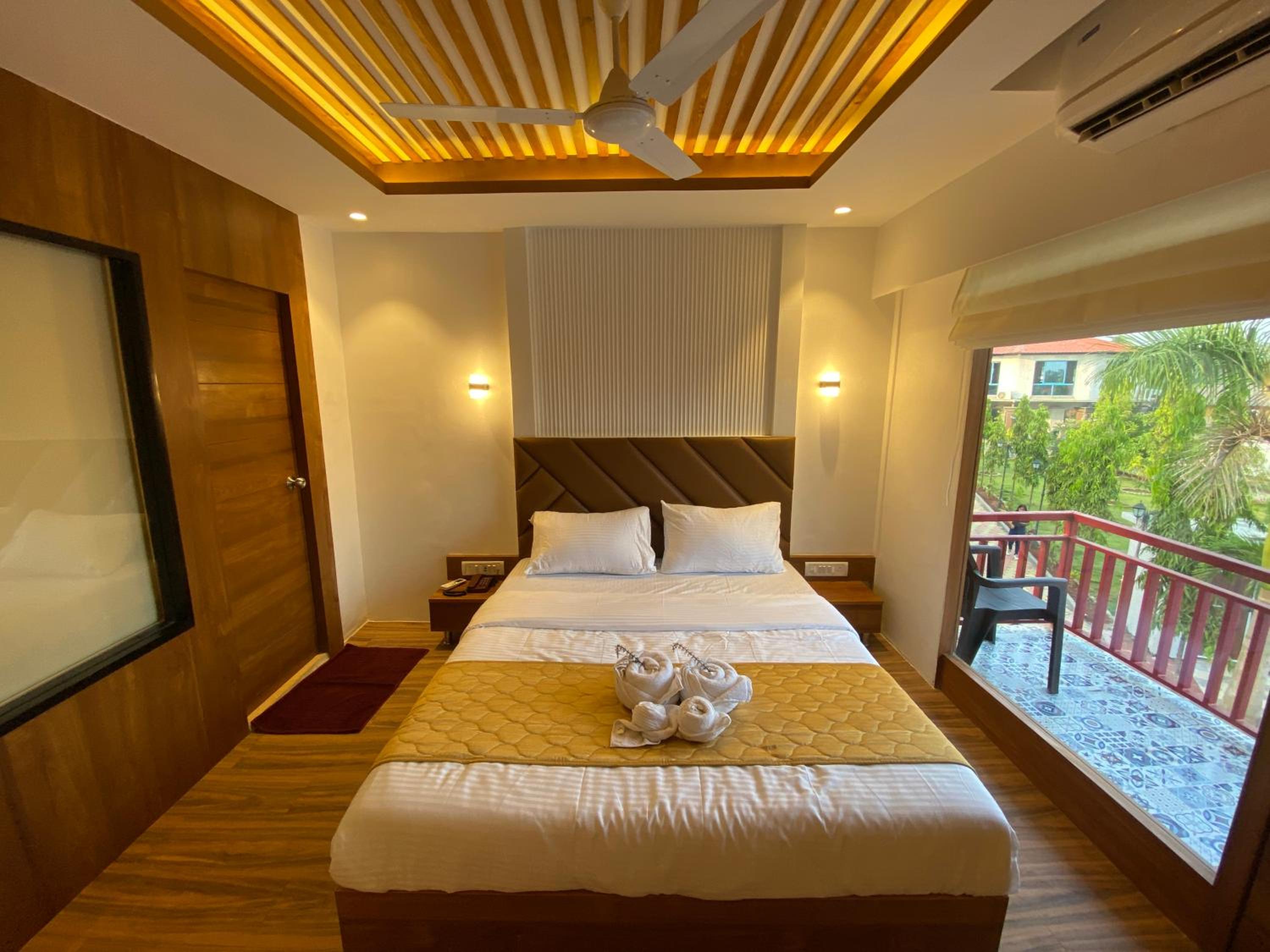 Deluxe Room - Photo 9