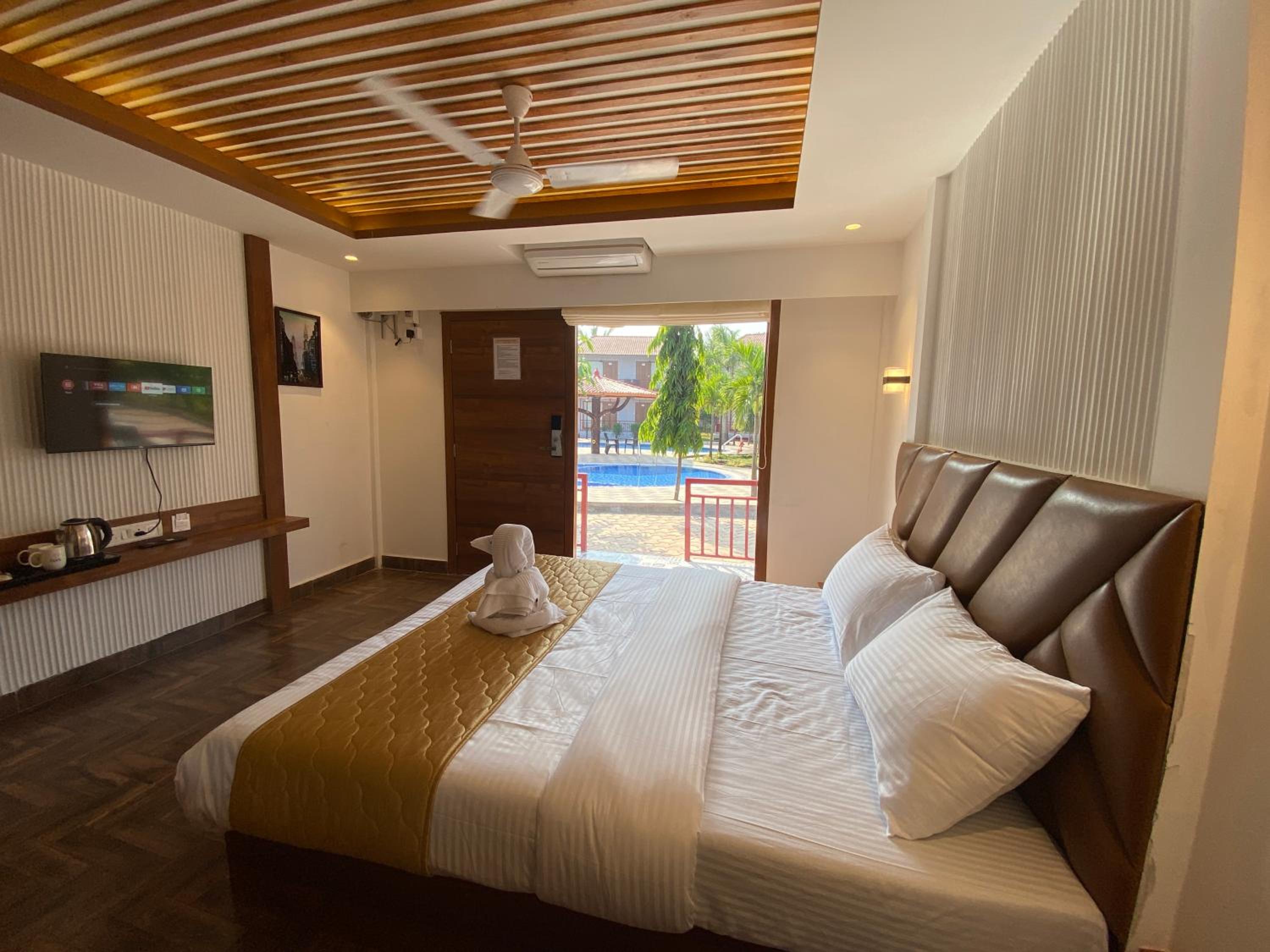 Deluxe Room - Photo 3