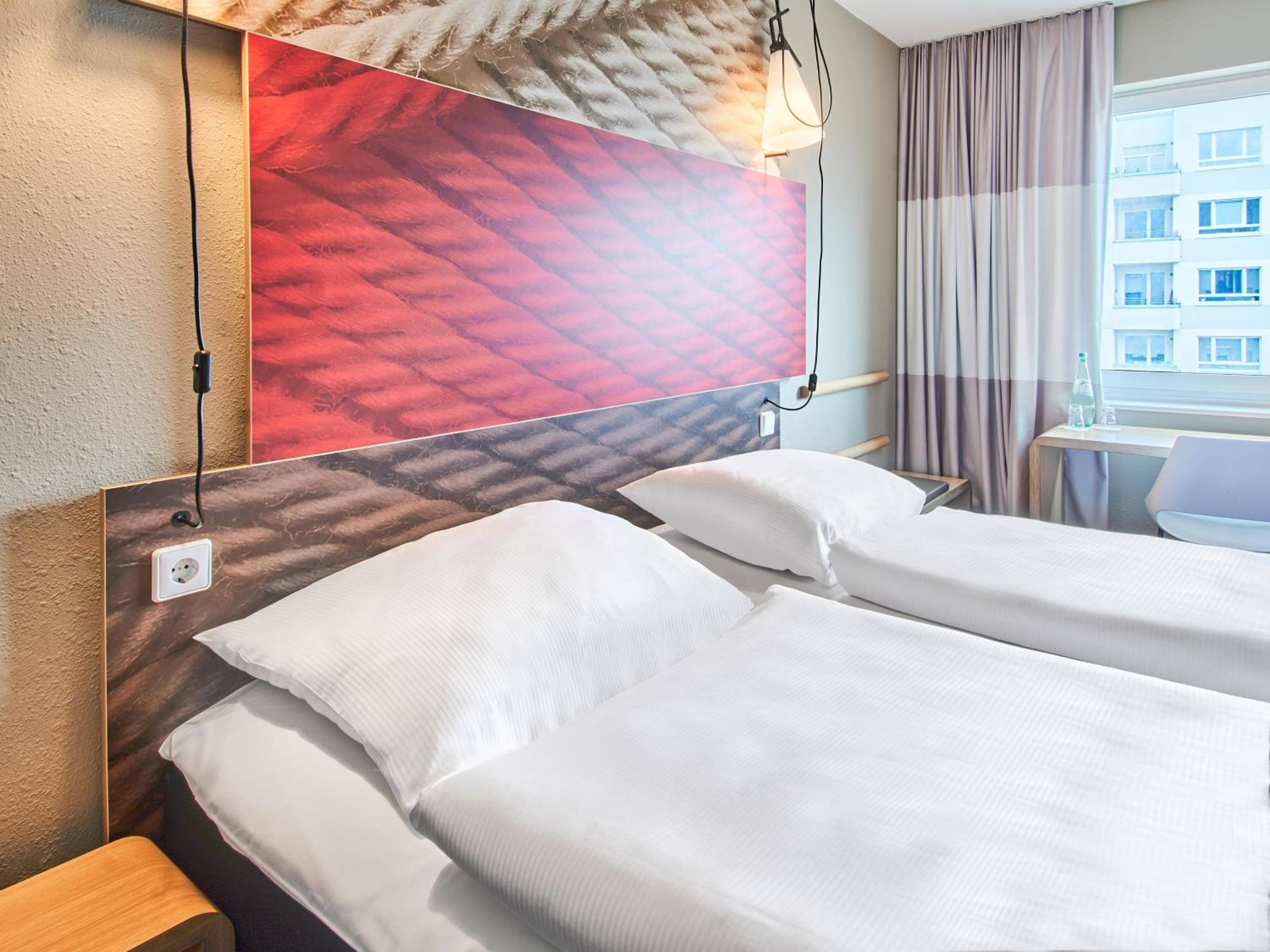Twin Room - Photo 3
