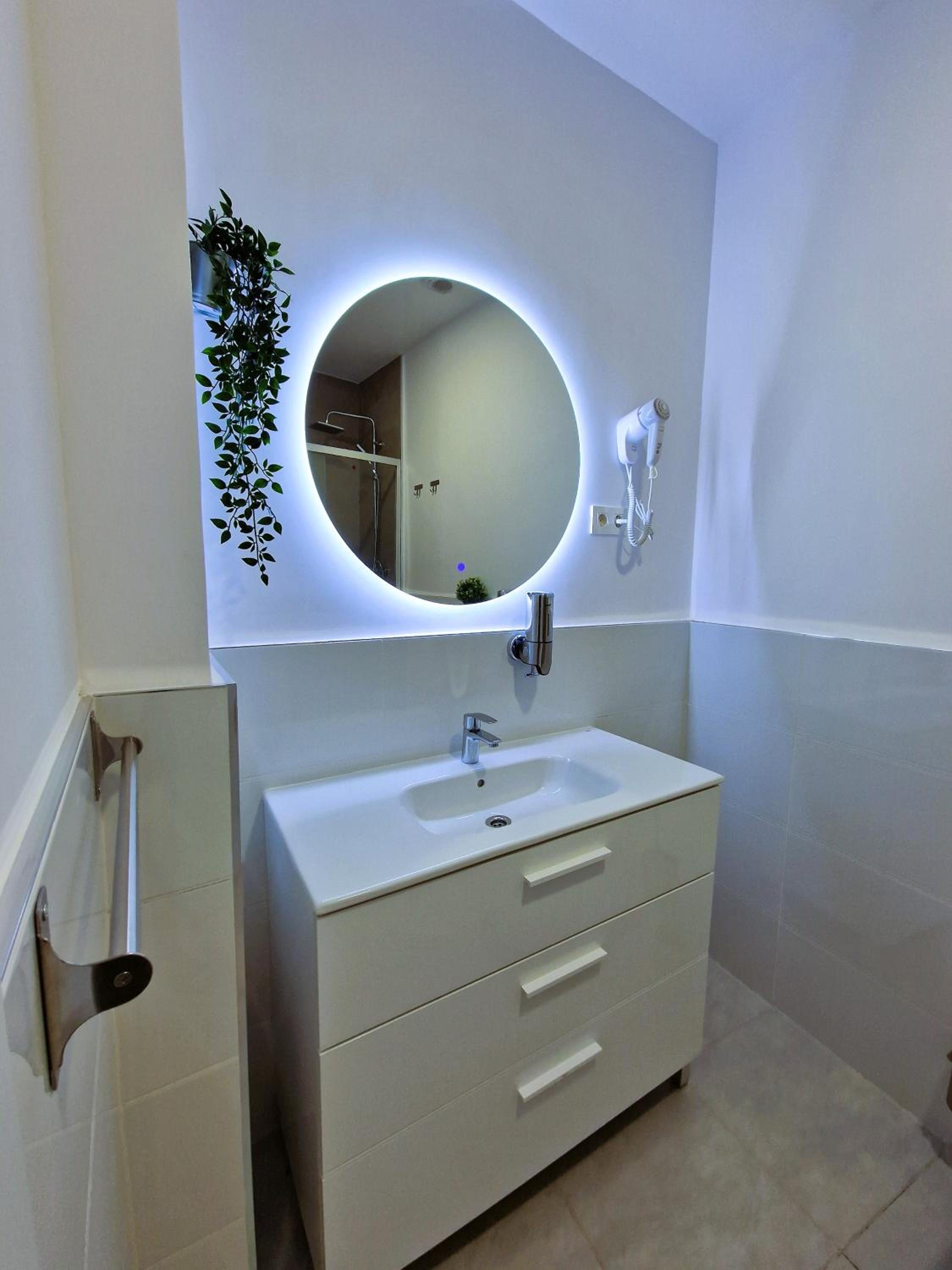 Double Room with Extra Bed - Photo 4