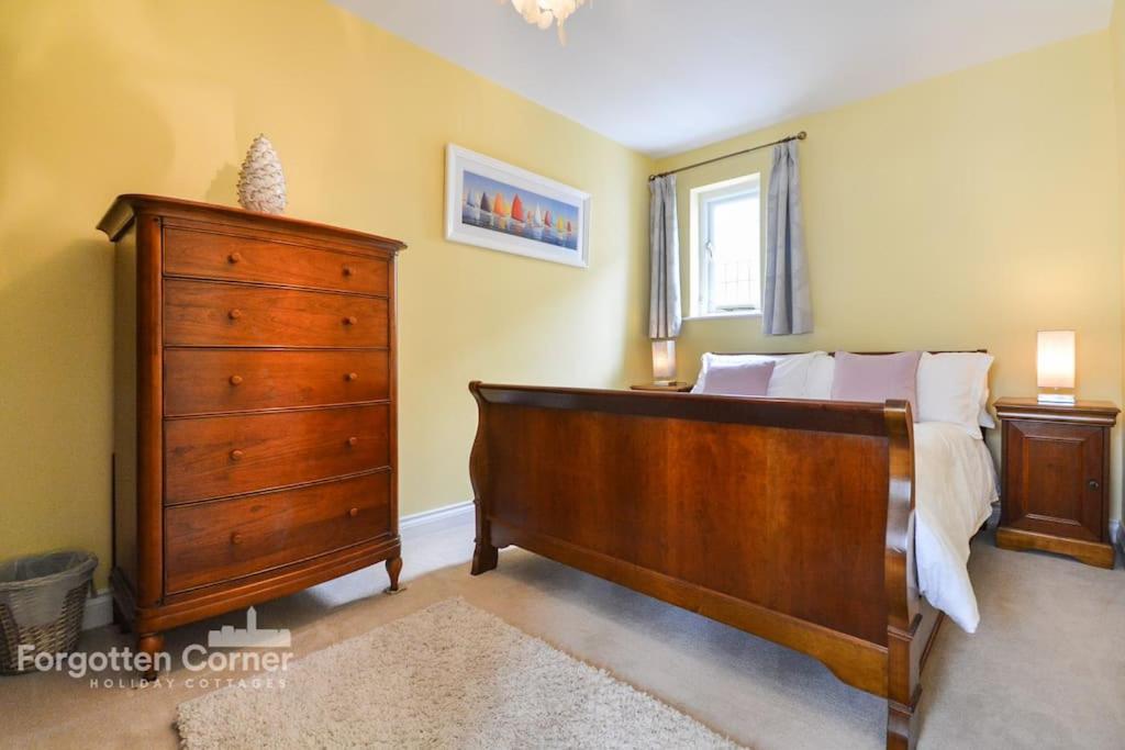 Three-Bedroom House photo 1