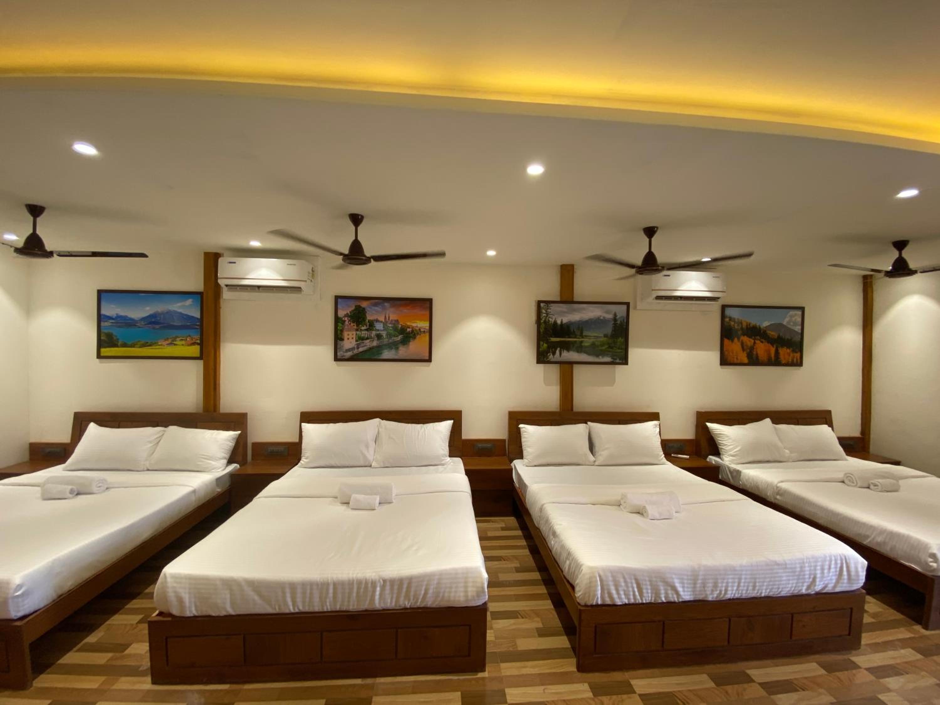 Large Double Room - Photo 7