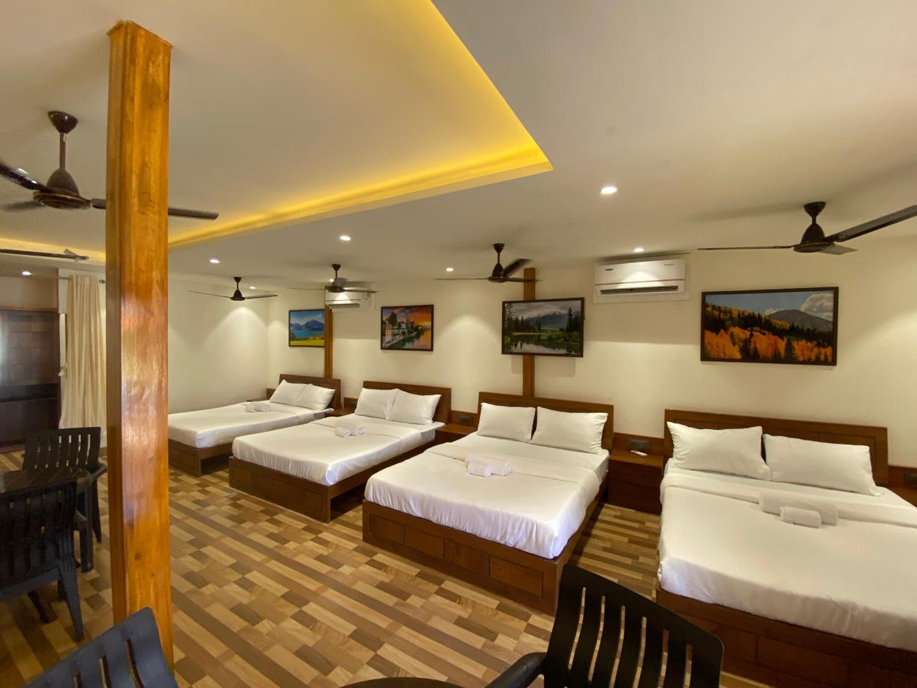 Large Double Room - Photo 3