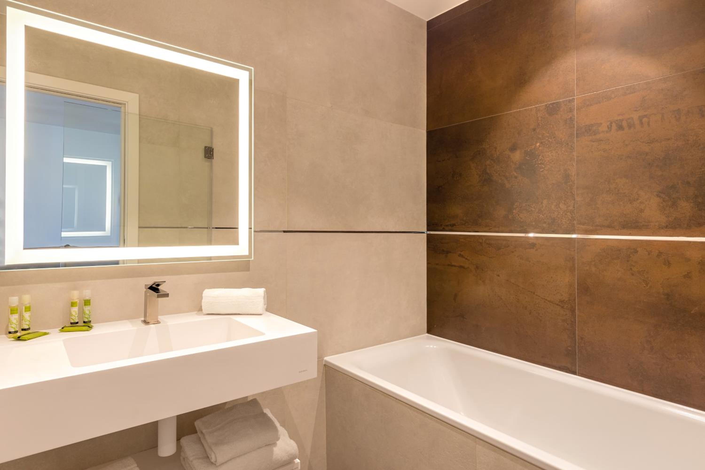 Deluxe Double Room - Photo 2
