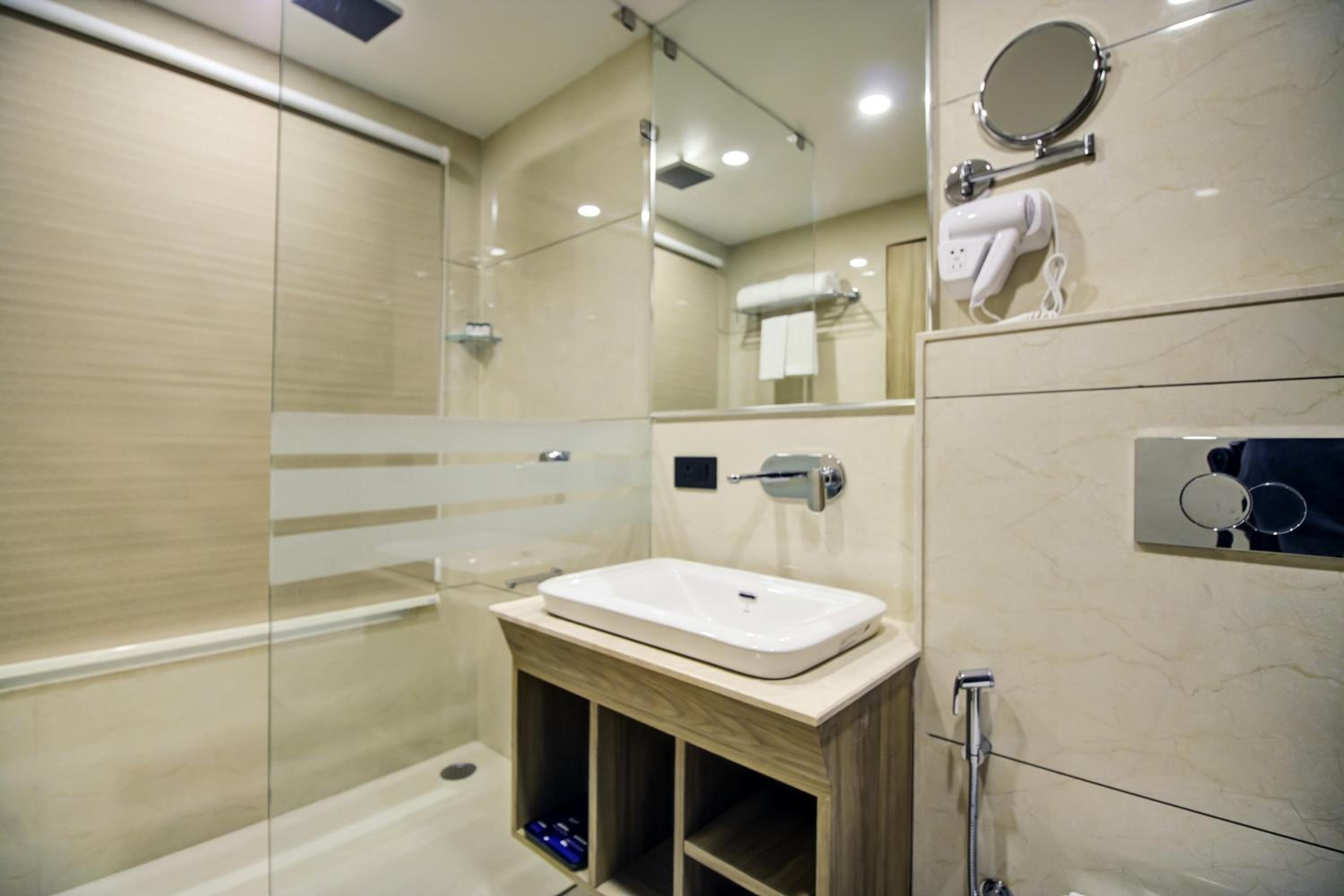 Junior Suite - Photo 11