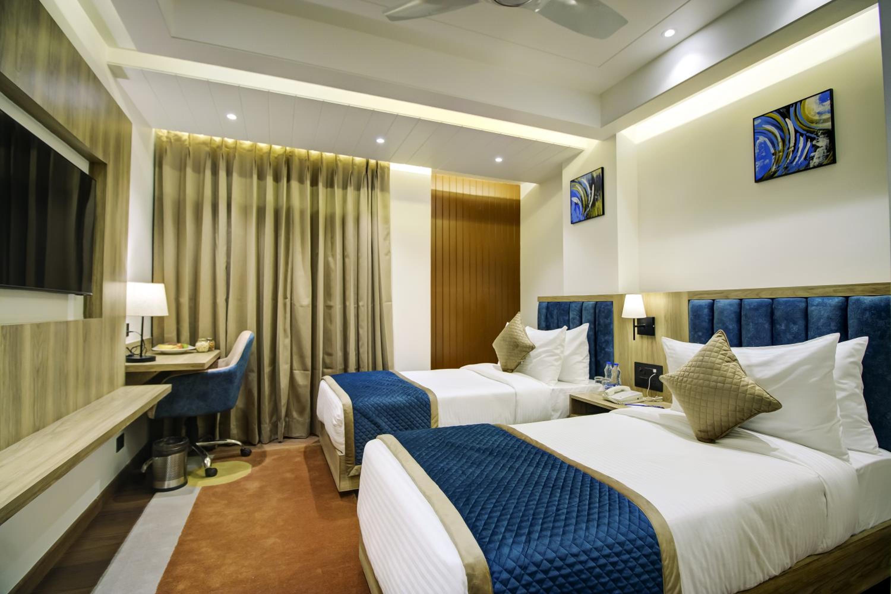 Superior Double or Twin Room - Photo 10