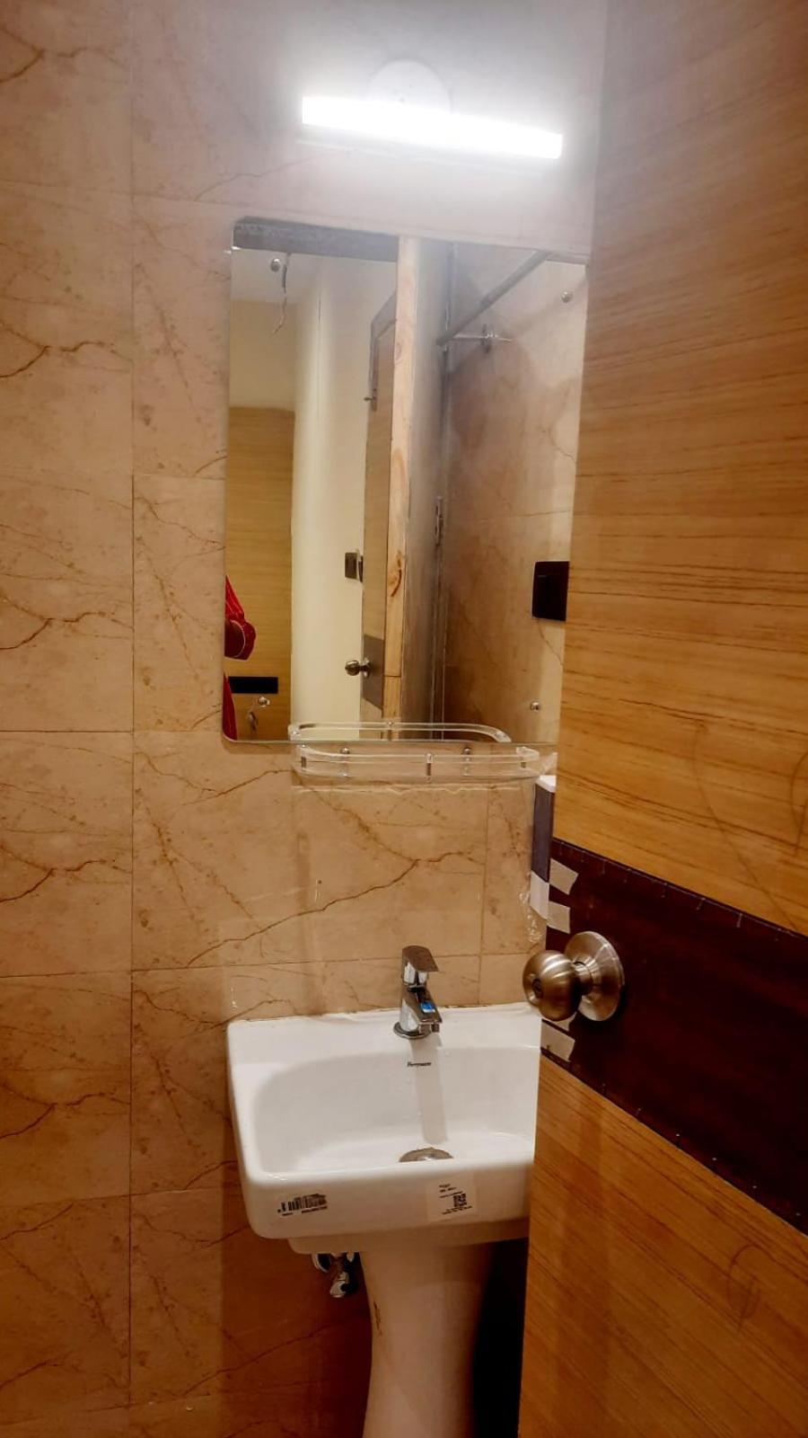 Double Room - Photo 8