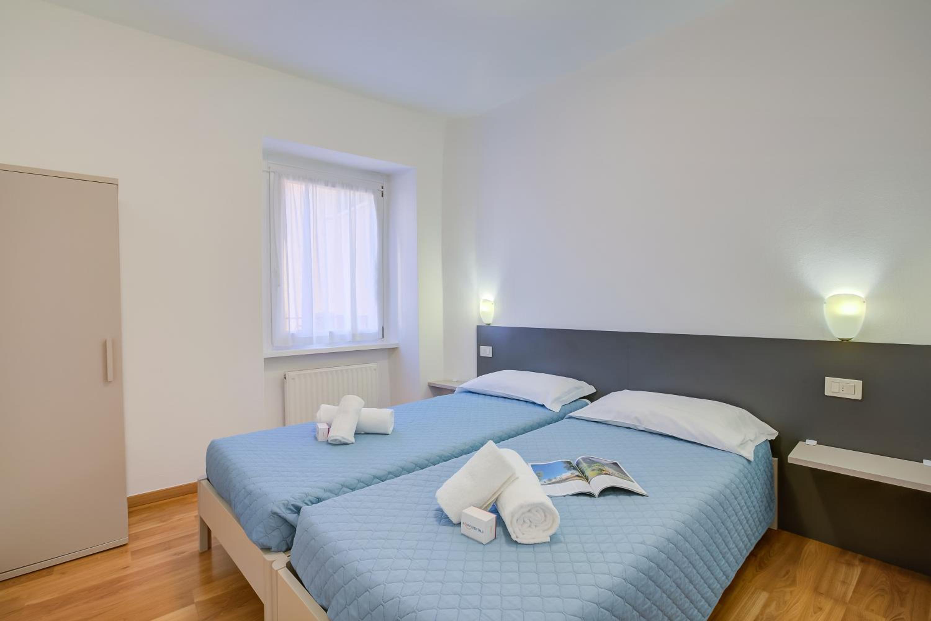 Two Bedroom Apartment with Balcony photo 3