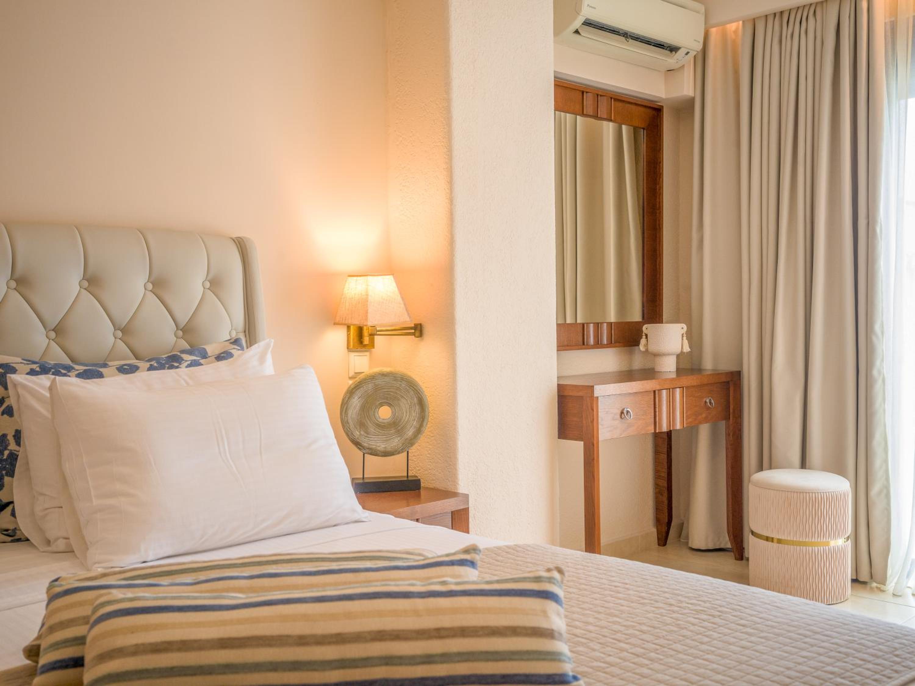 Standard Double Room - Photo 10