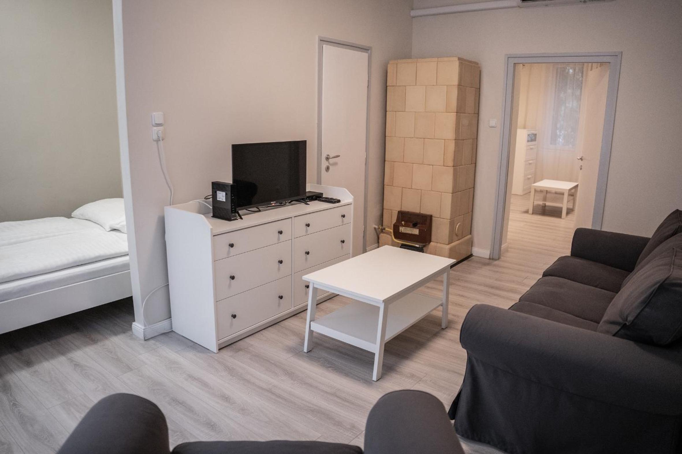 One-Bedroom Apartment - Photo 1