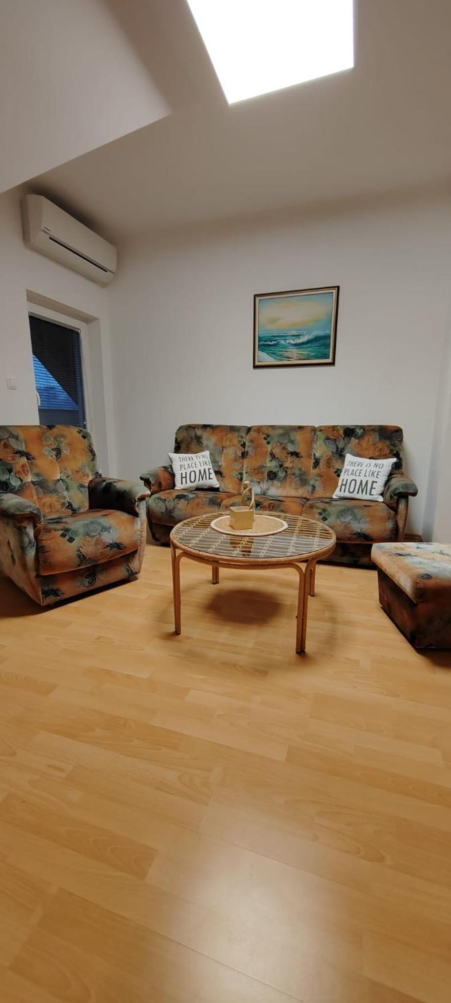 Apartment photo 3