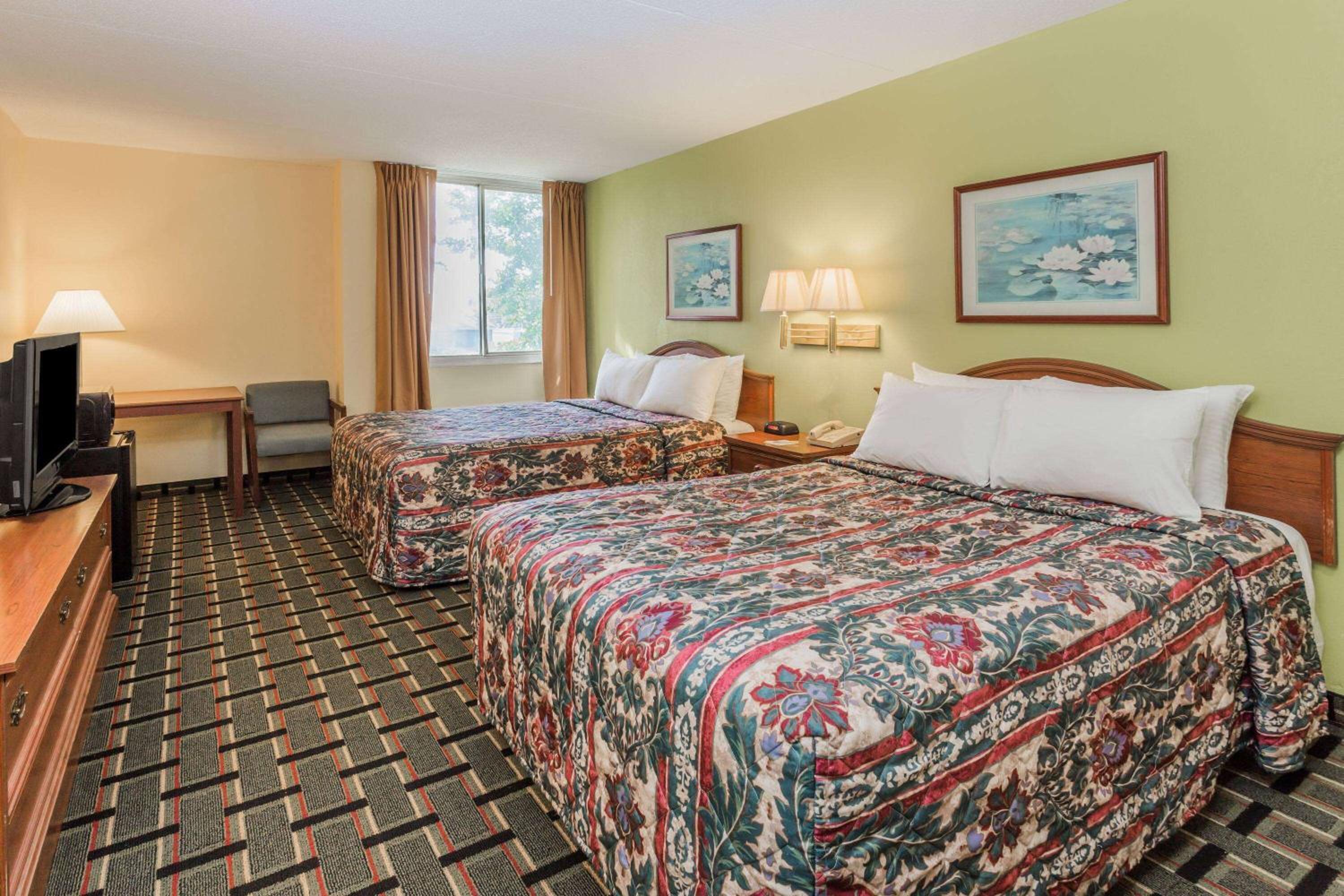 Deluxe Double Room with Two Double Beds - Non-Smoking