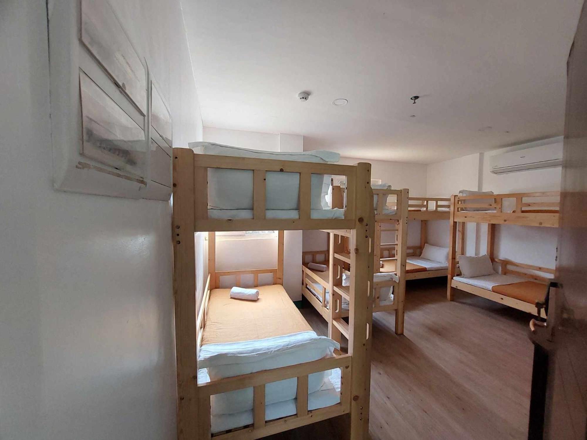 Mixed Dormitory Room