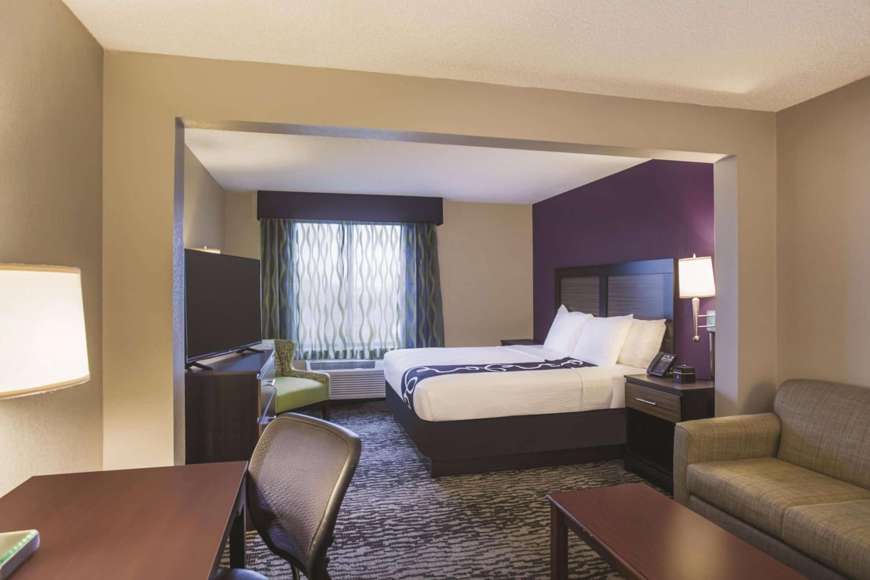 Executive King Room - Non-Smoking