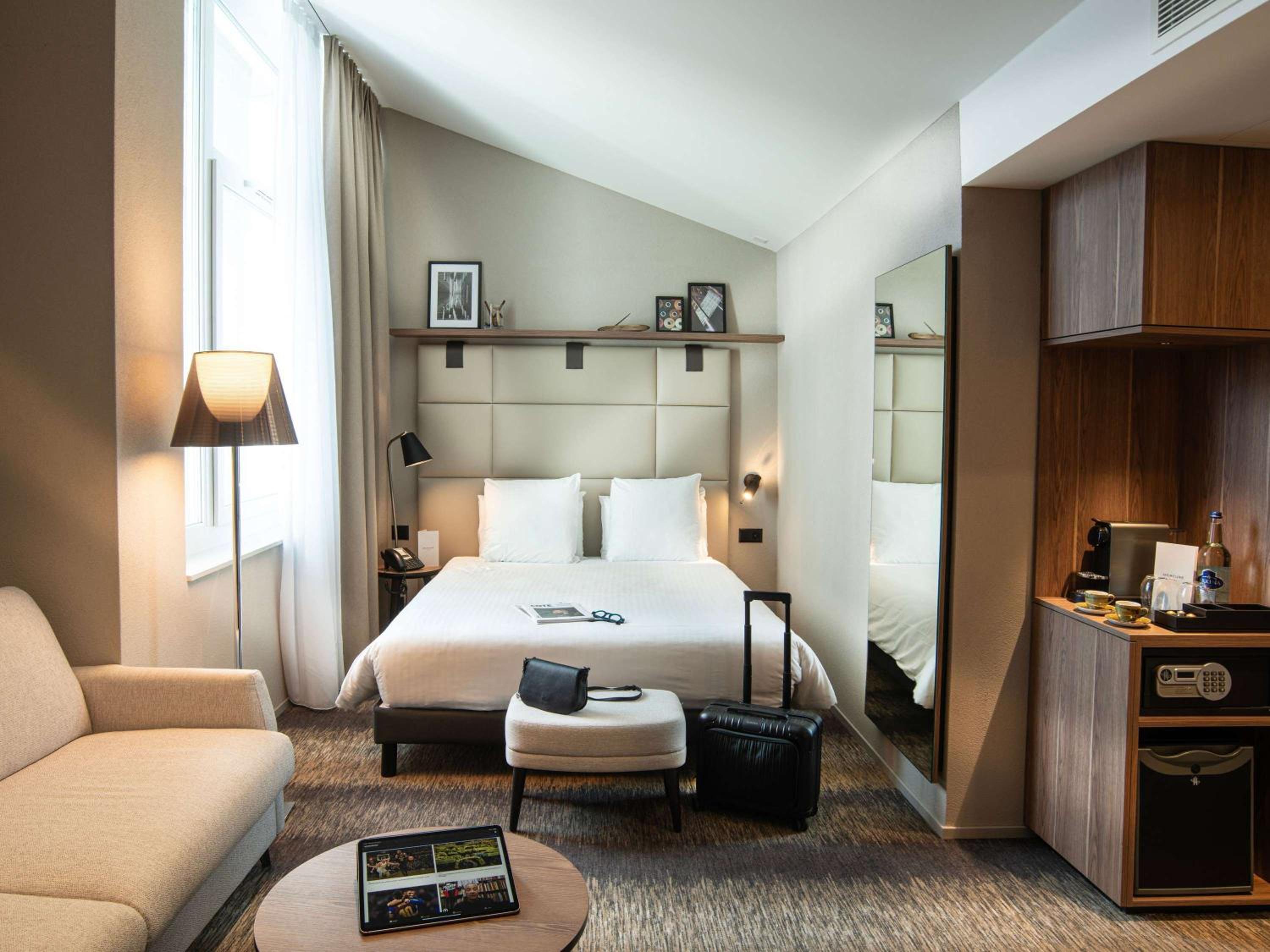 Junior Suite with One Double Bed And Sofa photo 2