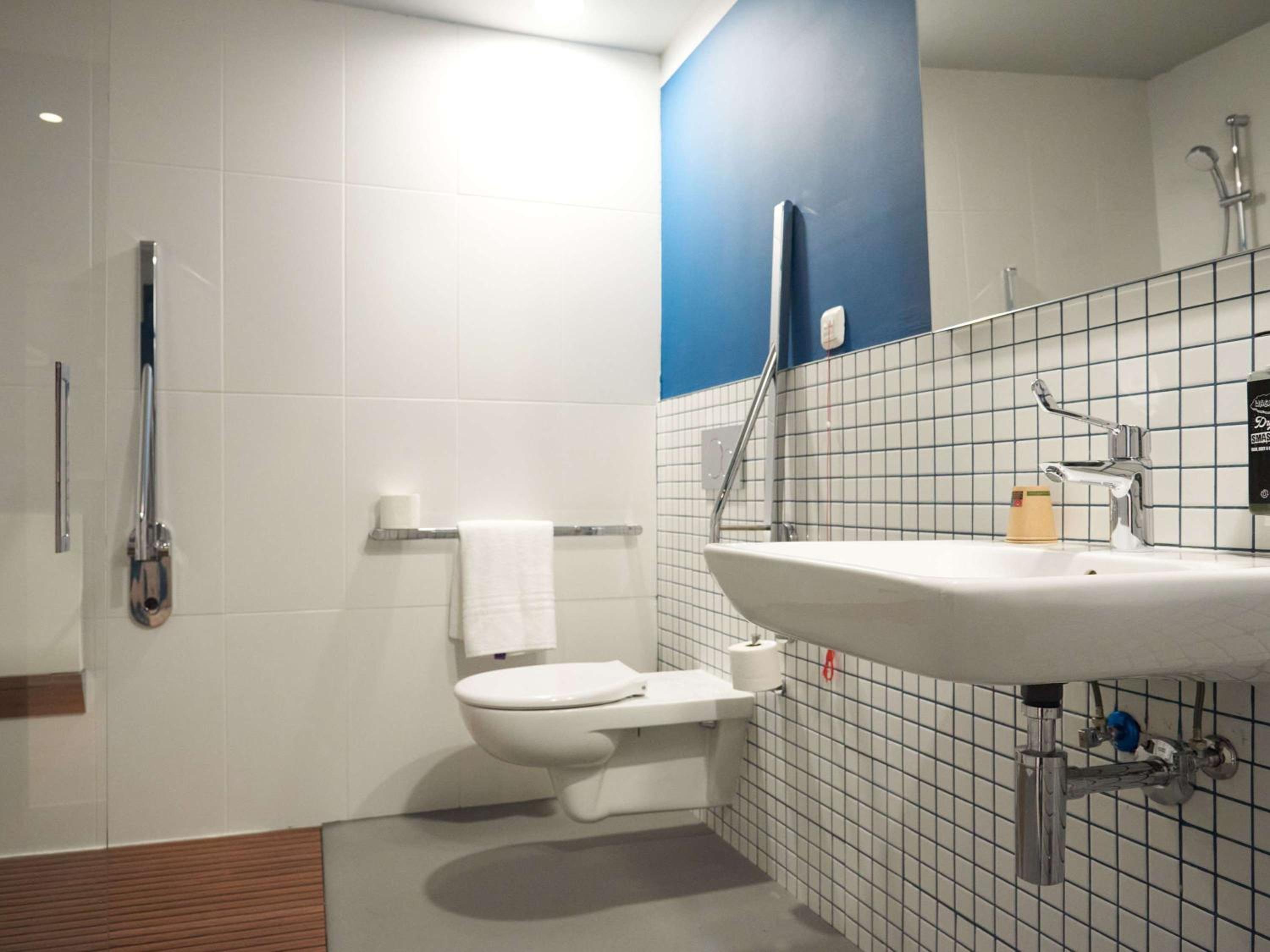 Standard Double Room - Photo 12