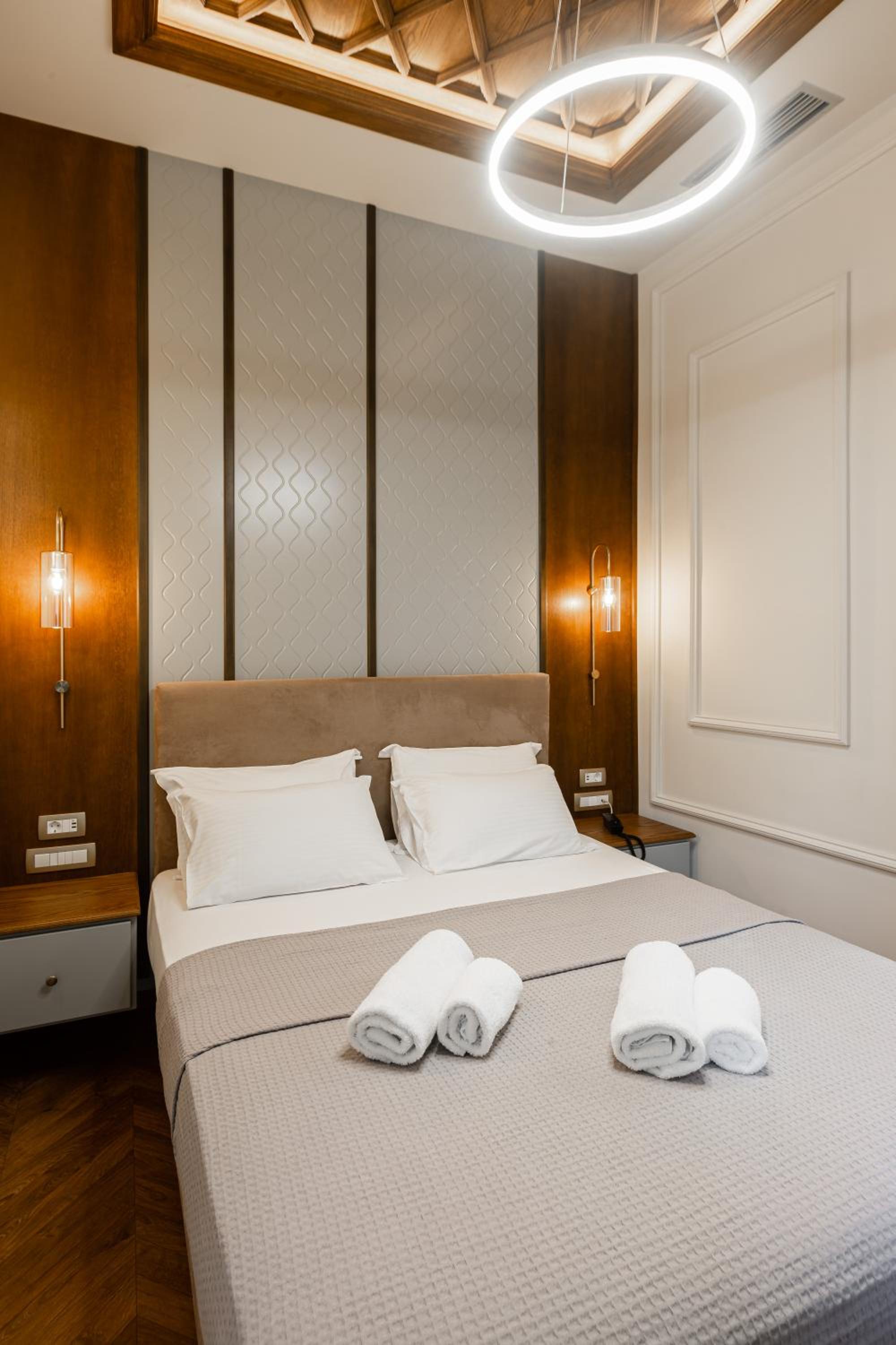 Standard Double Room - Photo 2