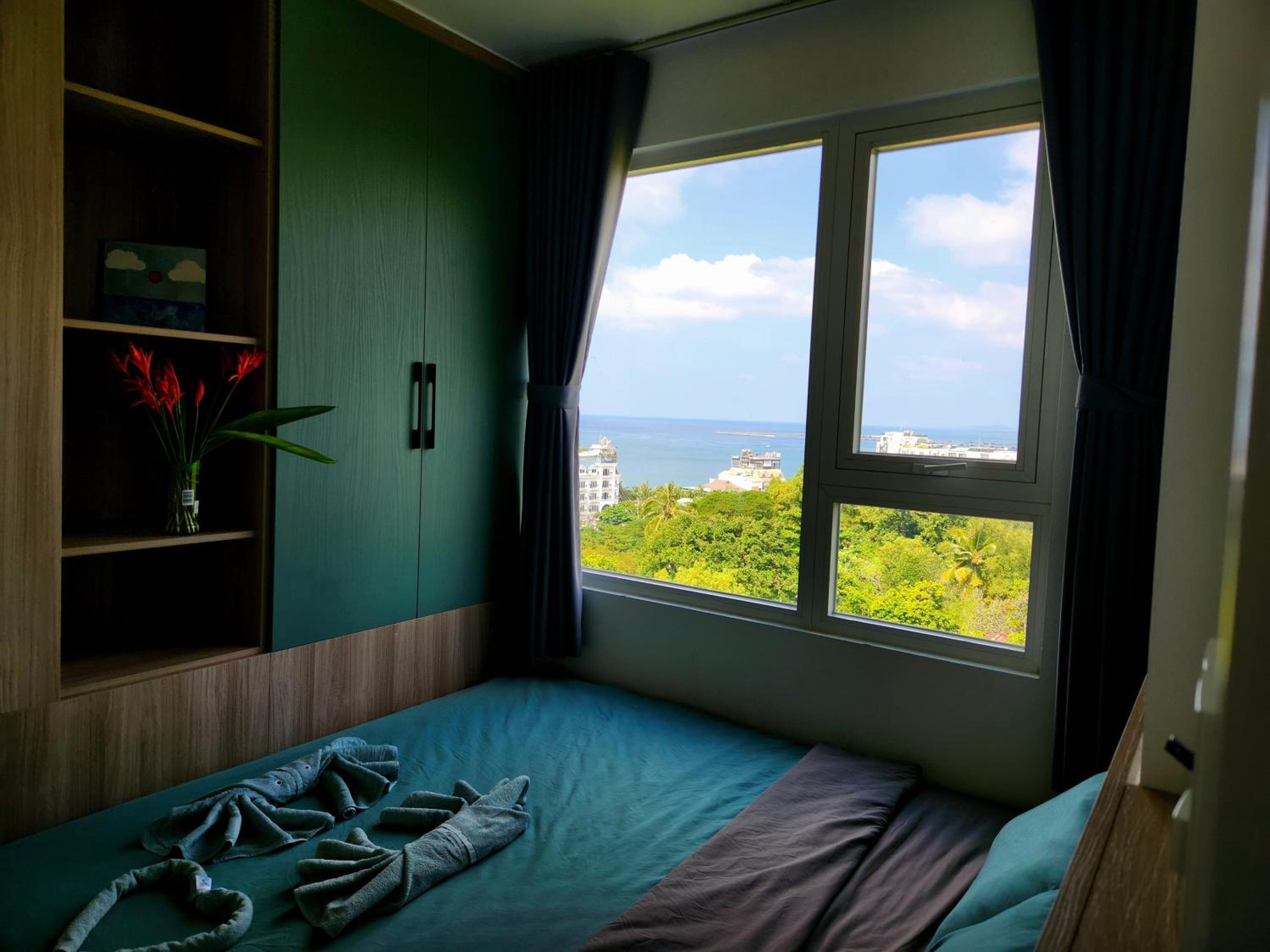Apartment with Sea View - Photo 14