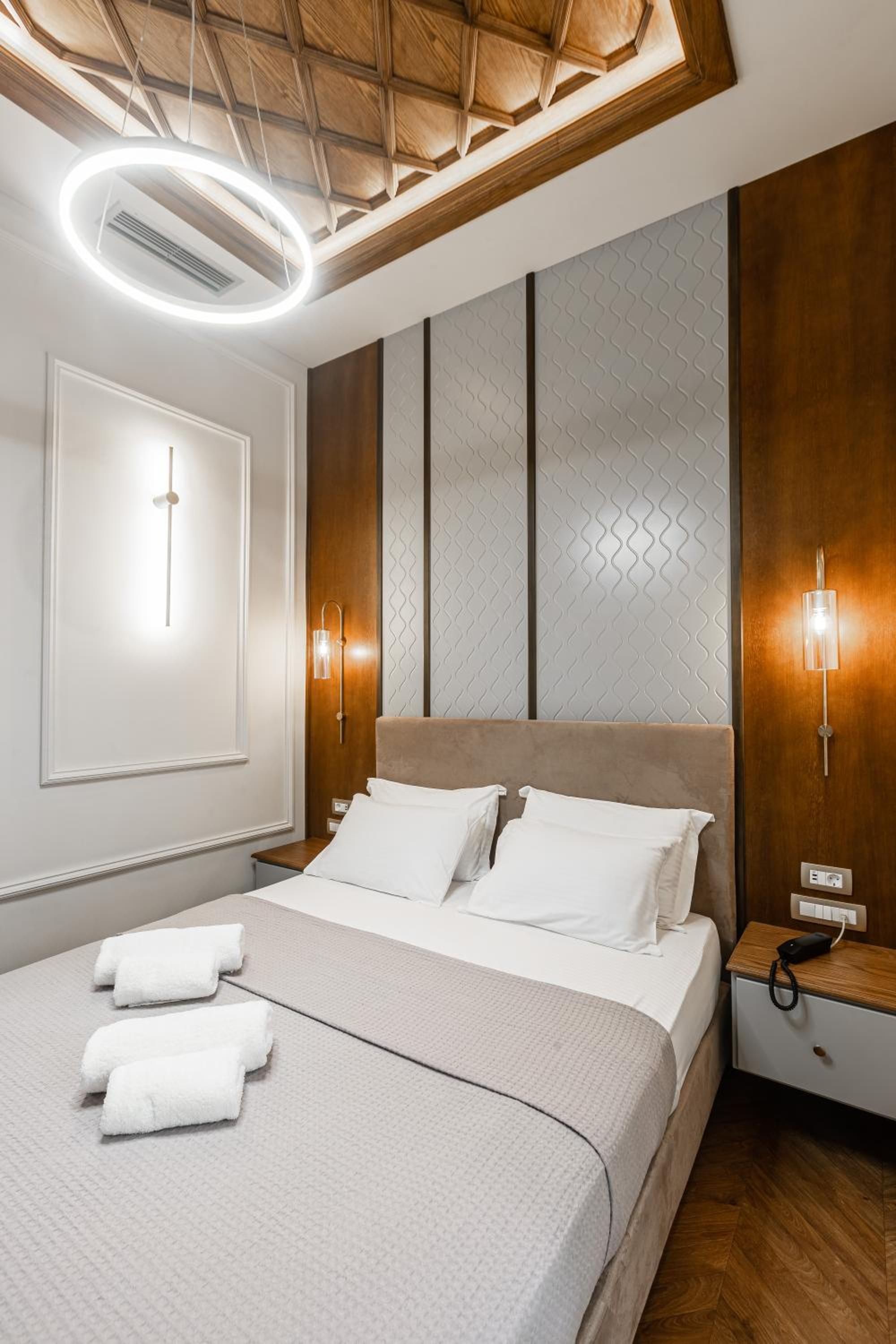 Standard Double Room - Photo 5