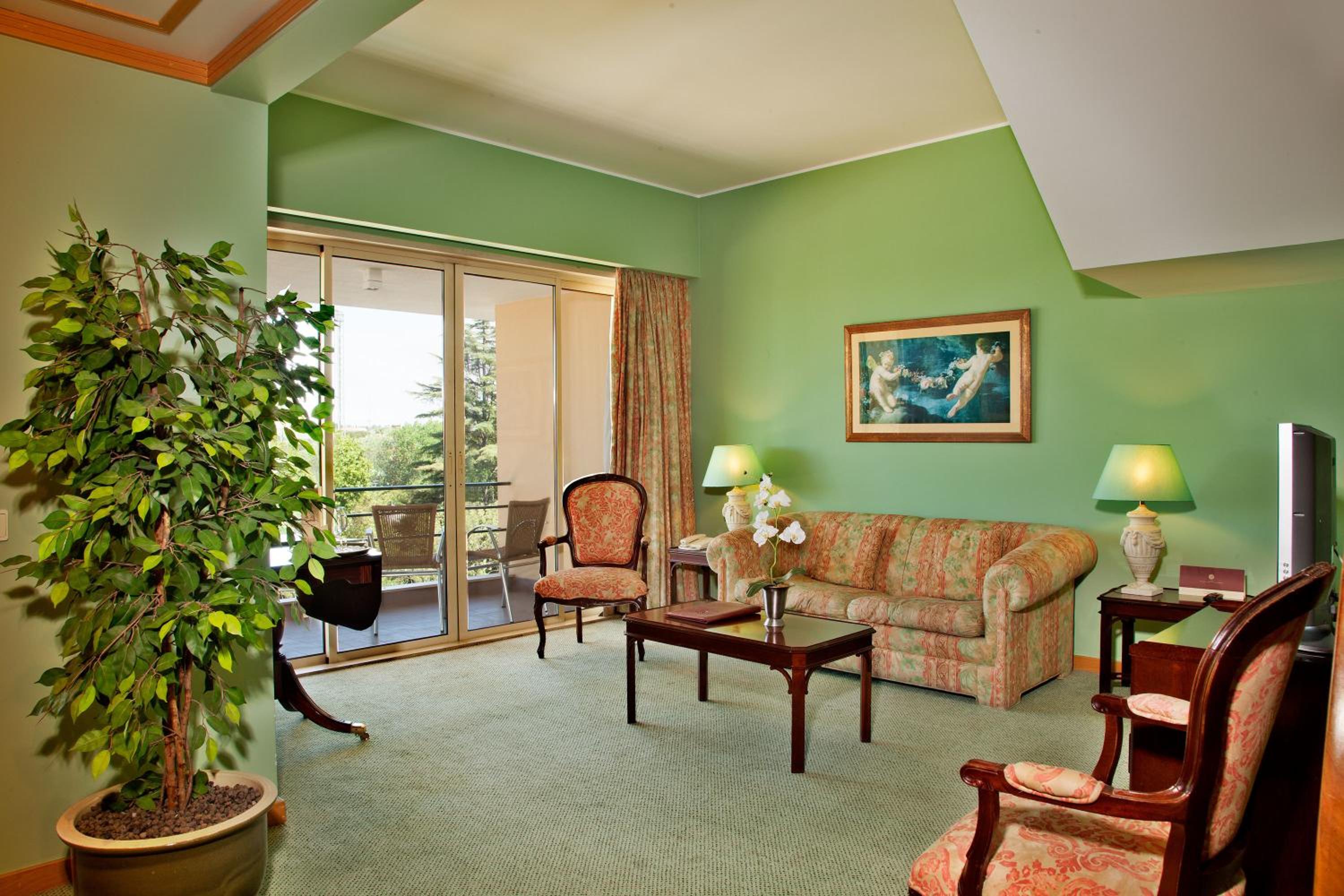 Duplex Suite - Photo 1