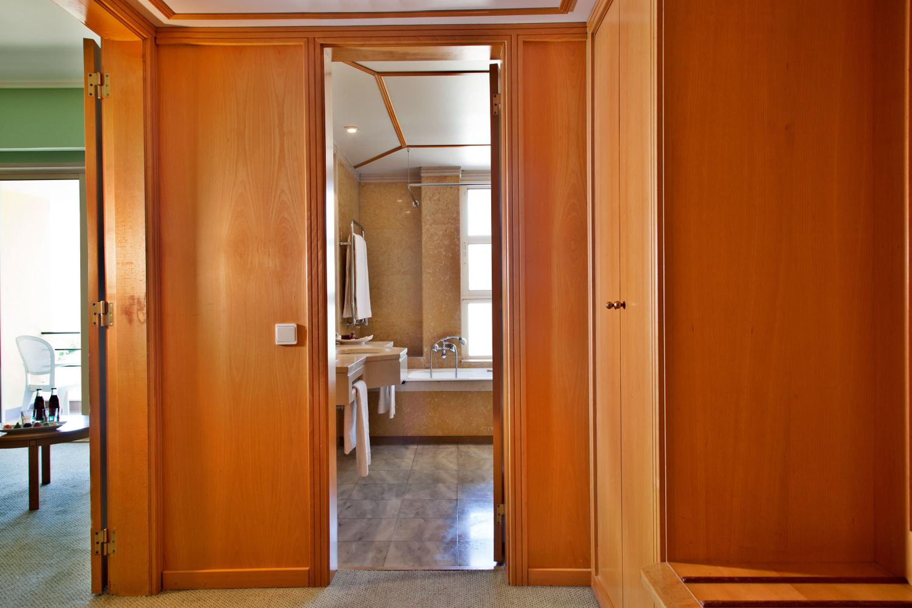Double or Twin Room - Photo 2