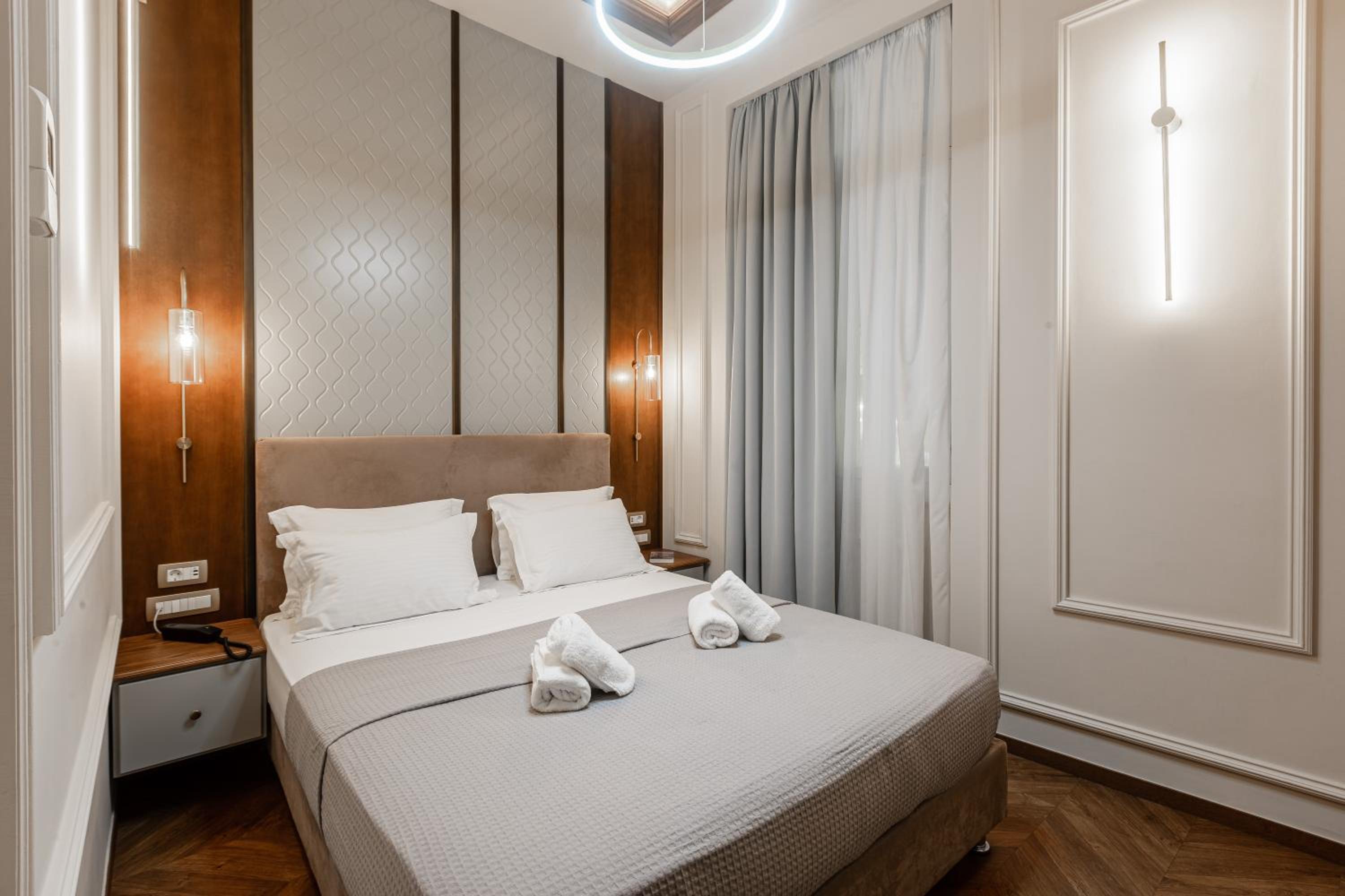 Deluxe Double Room - Photo 4