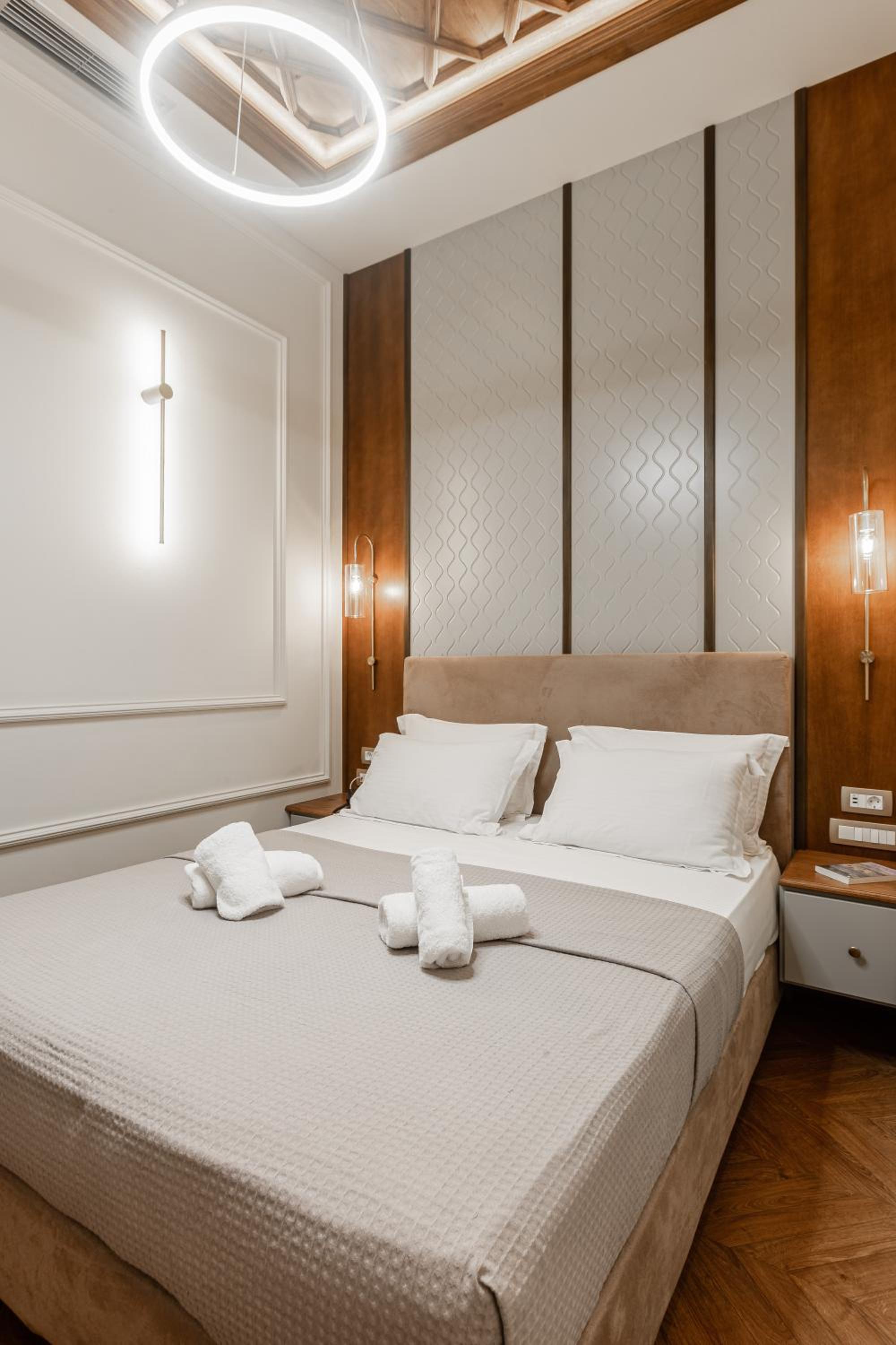 Deluxe Double Room - Photo 5