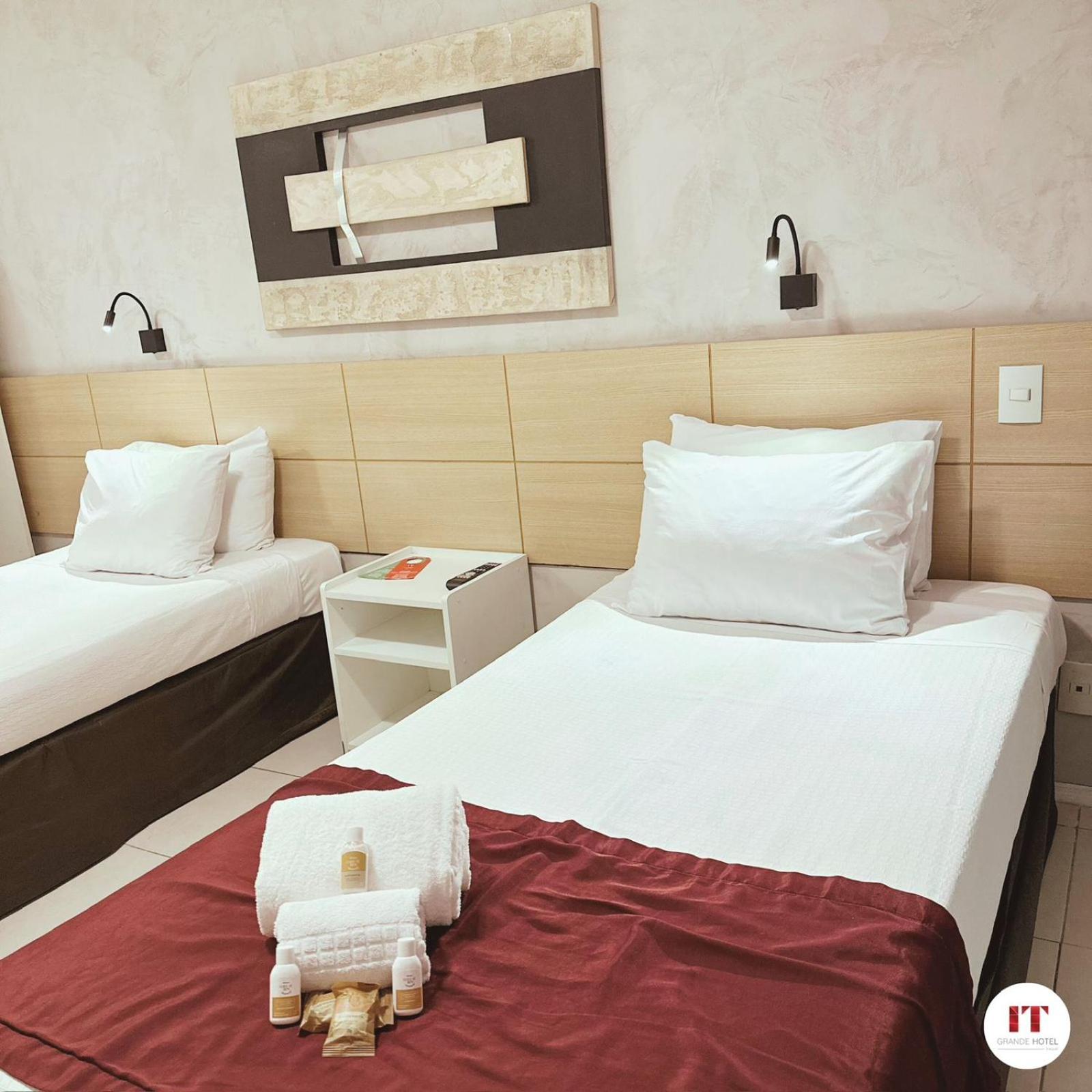 Standard Twin Room - Photo 1
