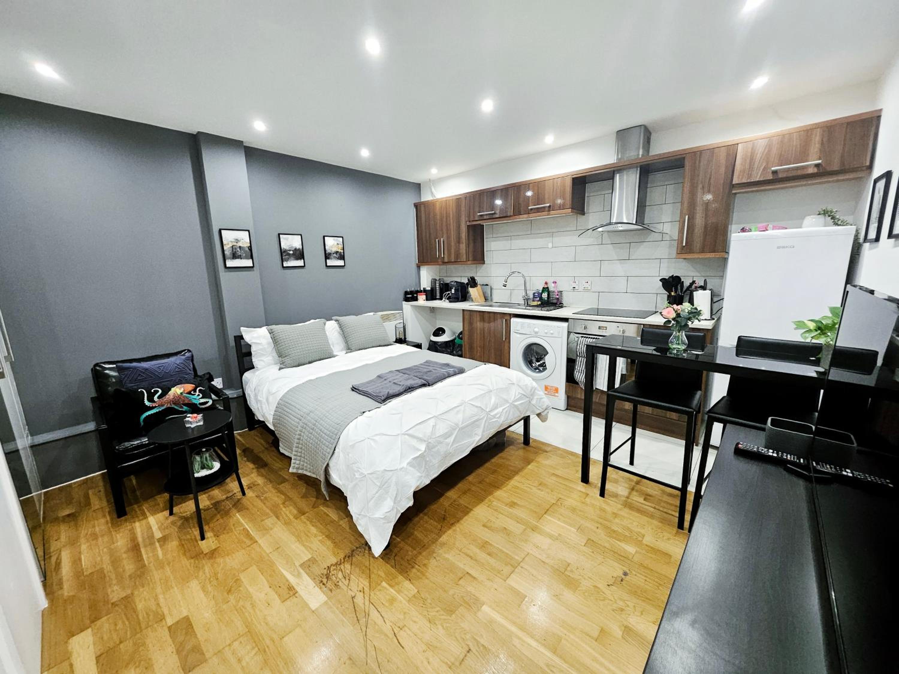 One-Bedroom Apartment