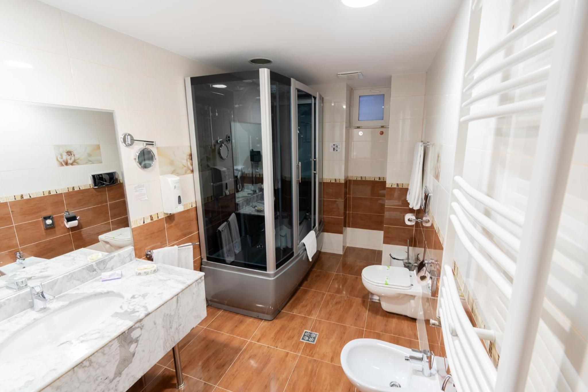 Superior Double or Twin Room - Photo 9