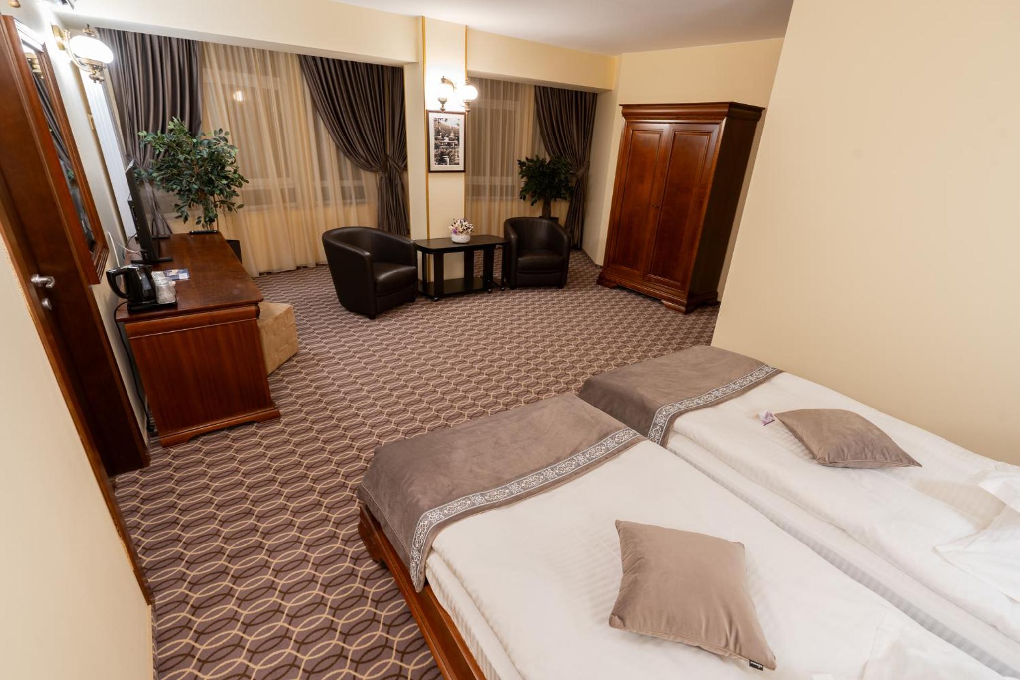 Superior Double or Twin Room - Photo 2