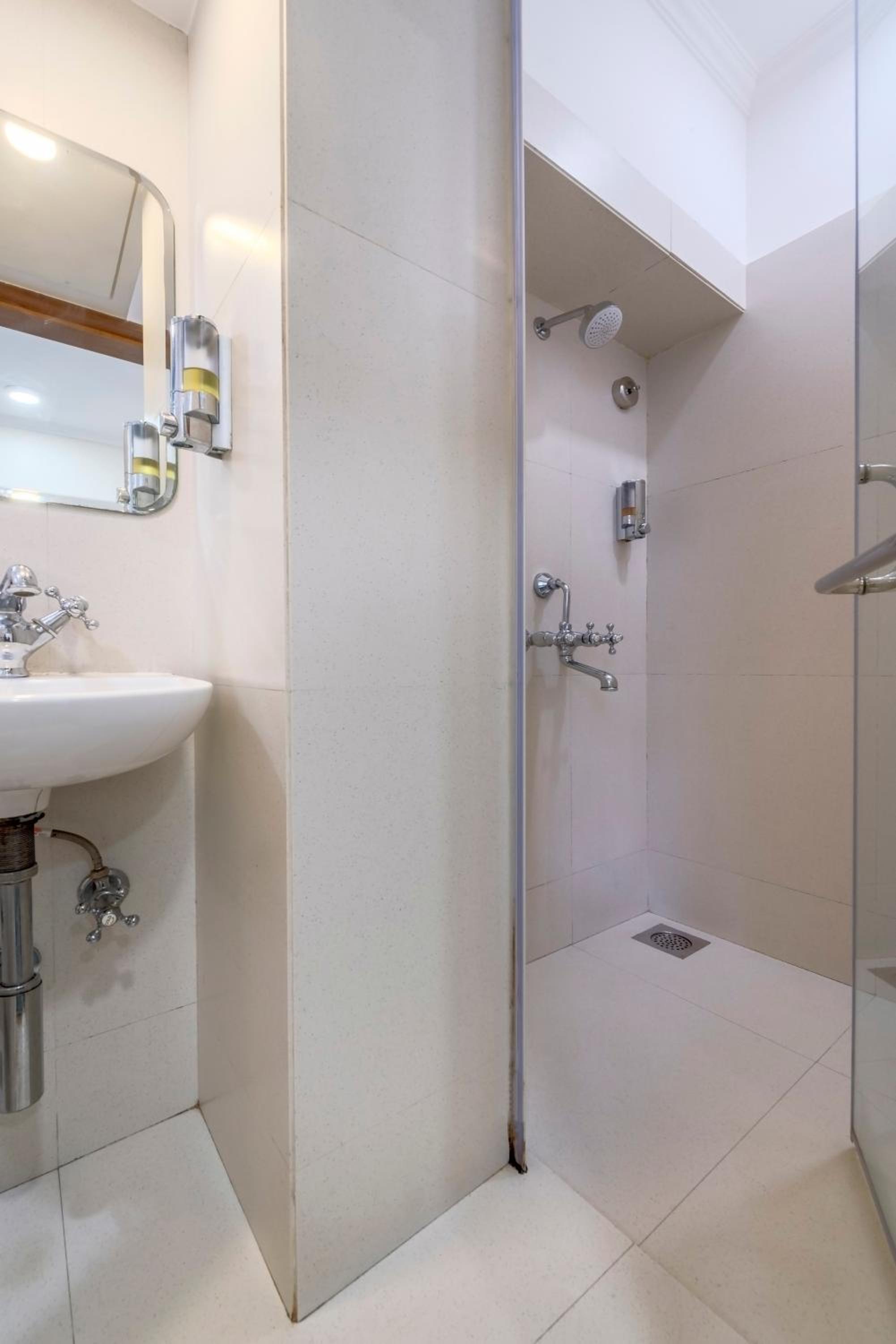 Executive Room - Photo 2