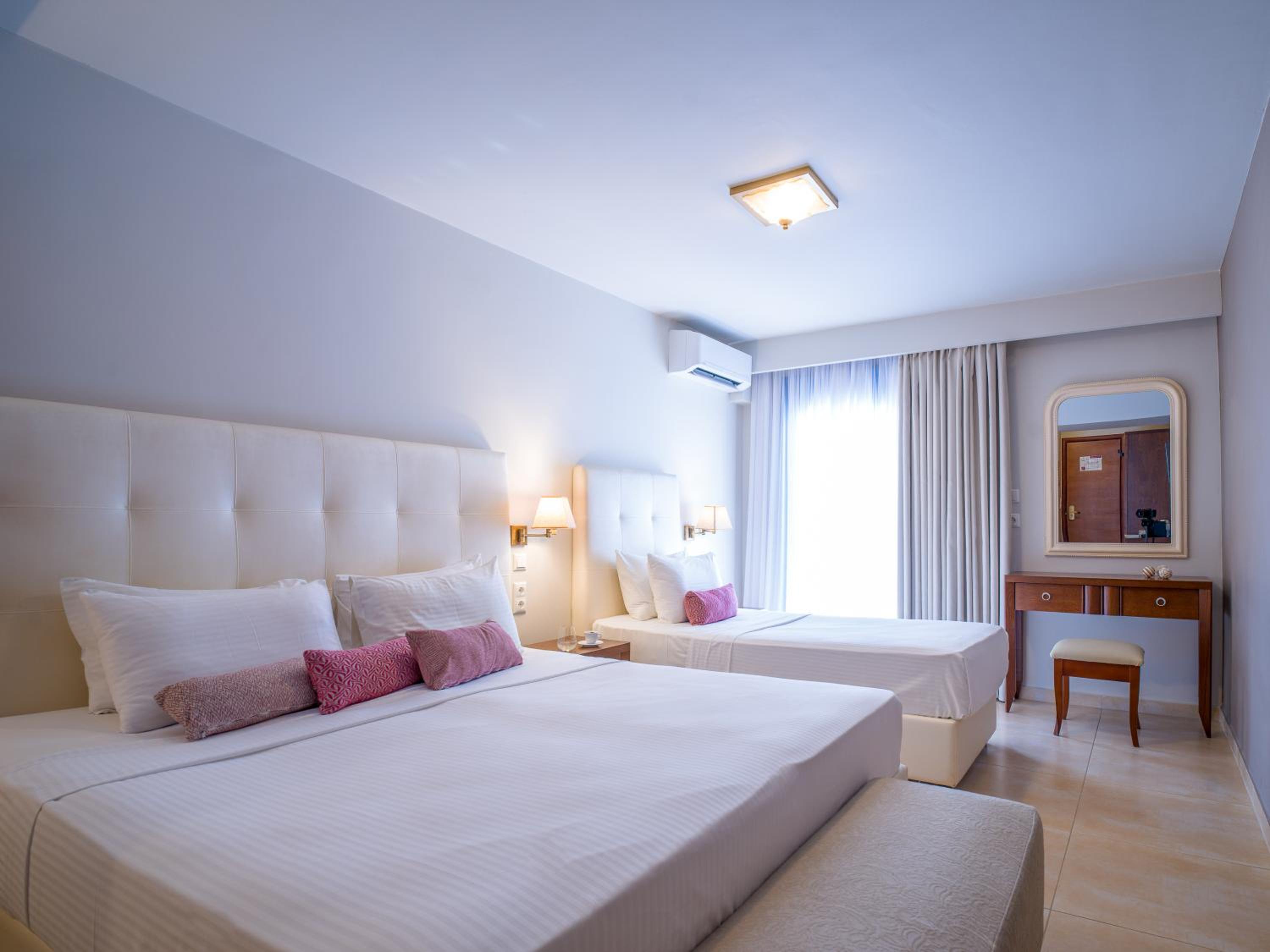Standard Triple Room - Photo 1
