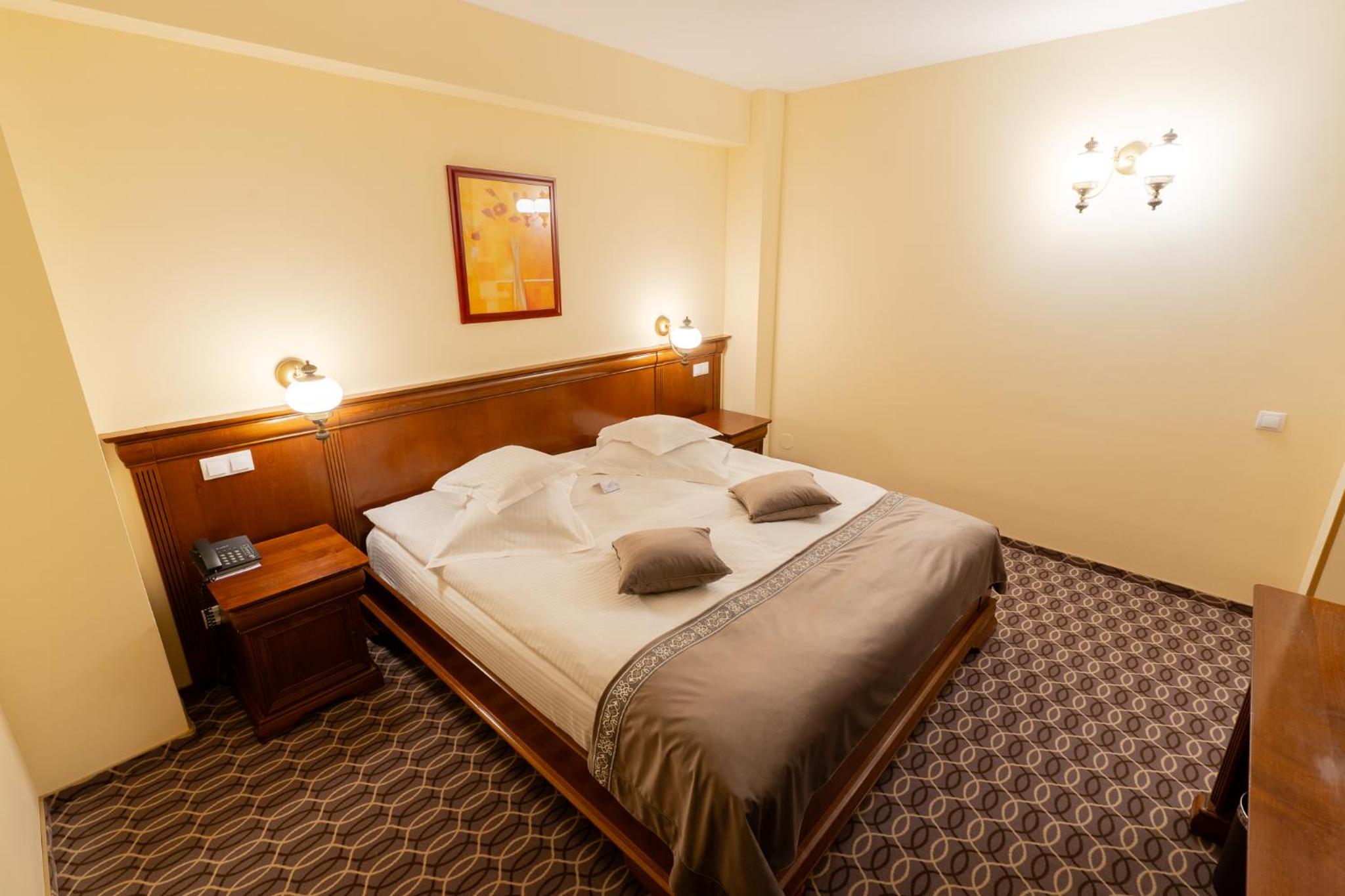 Standard Double Room - Photo 5