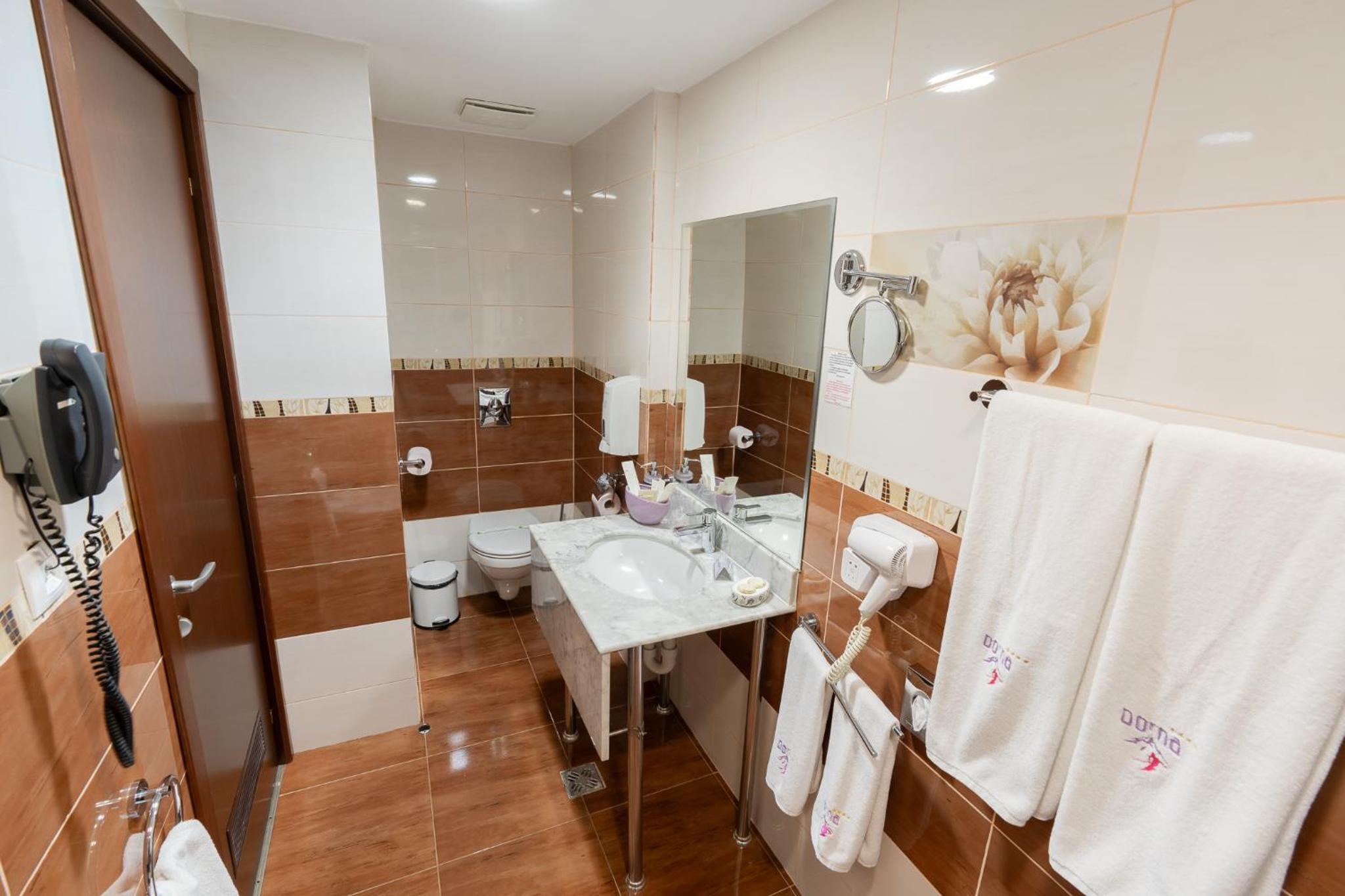 Standard Double Room - Photo 8