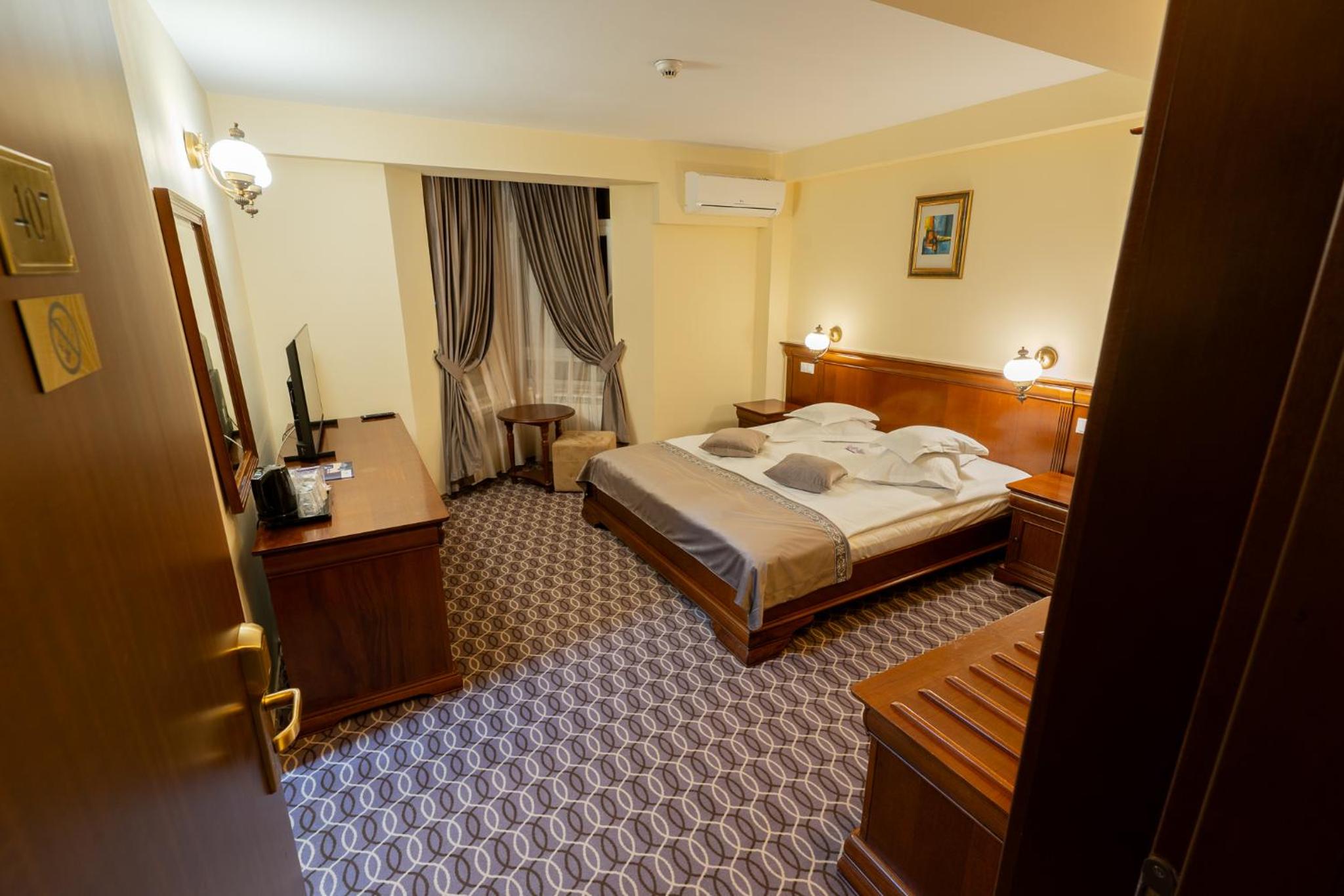 Standard Double Room - Photo 2