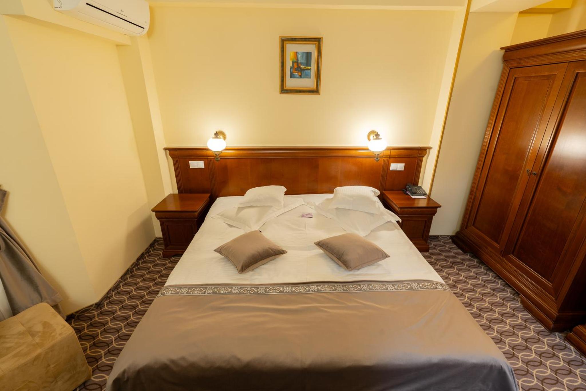Standard Double Room - Photo 4