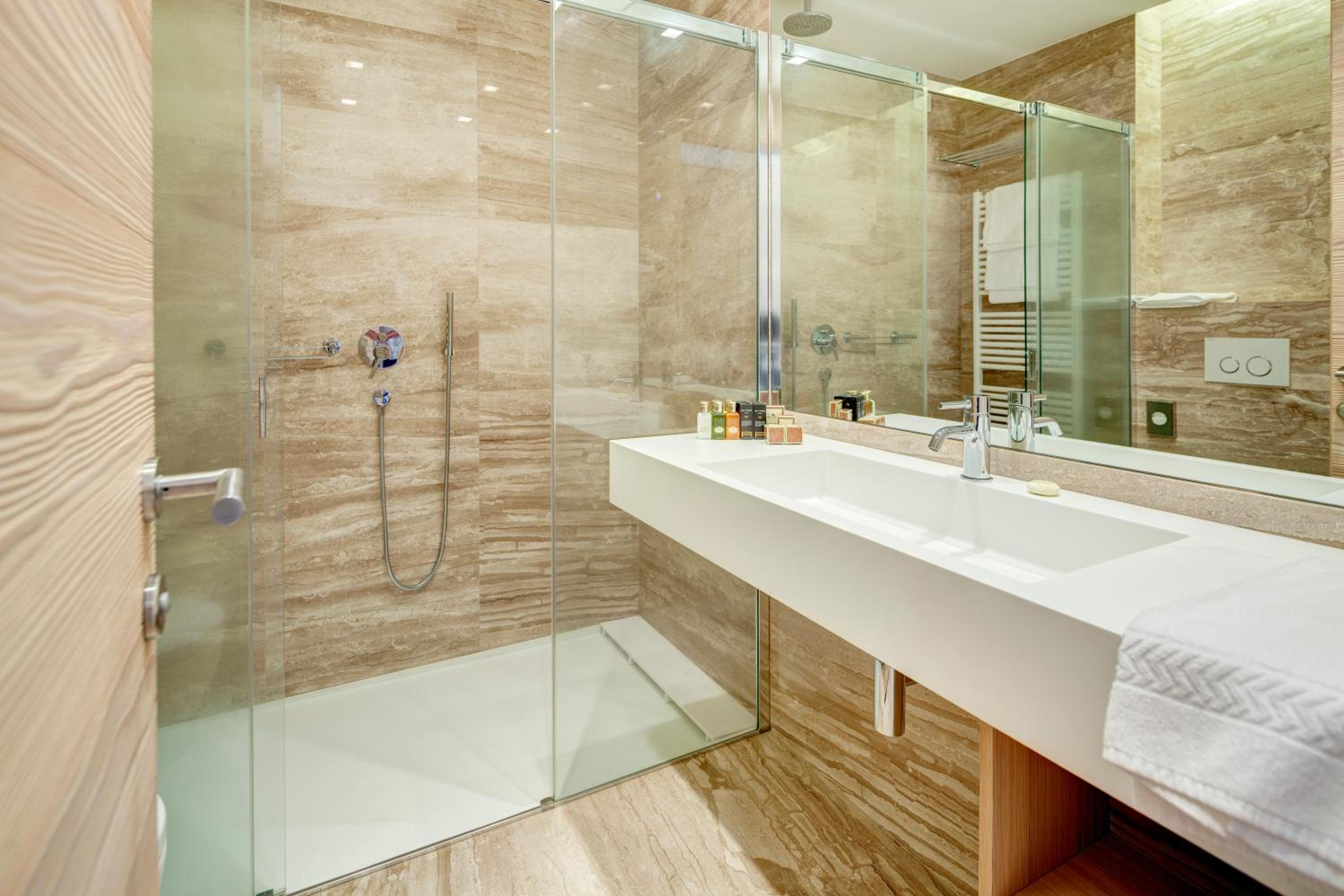 Superior Double or Twin Room - Photo 3