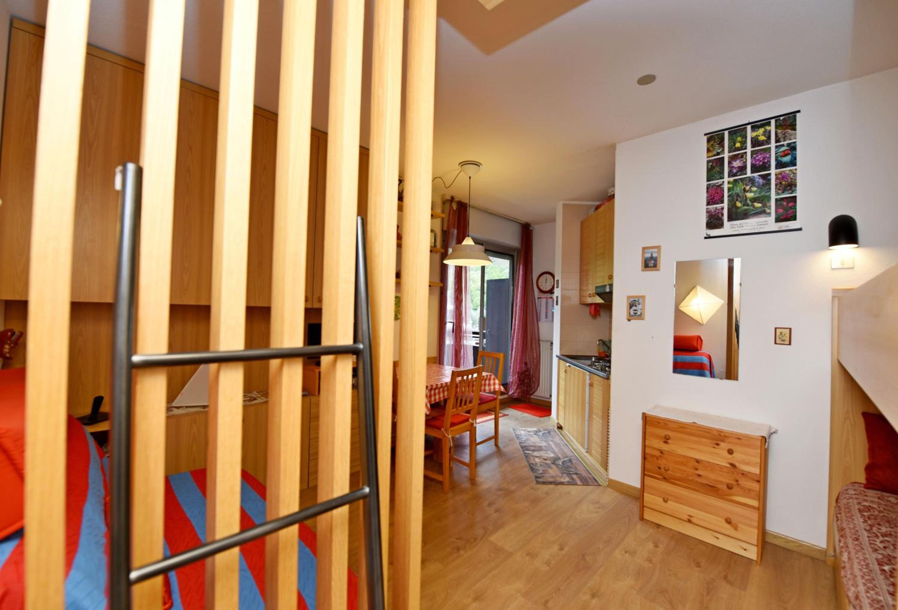 One-Bedroom Apartment photo 2