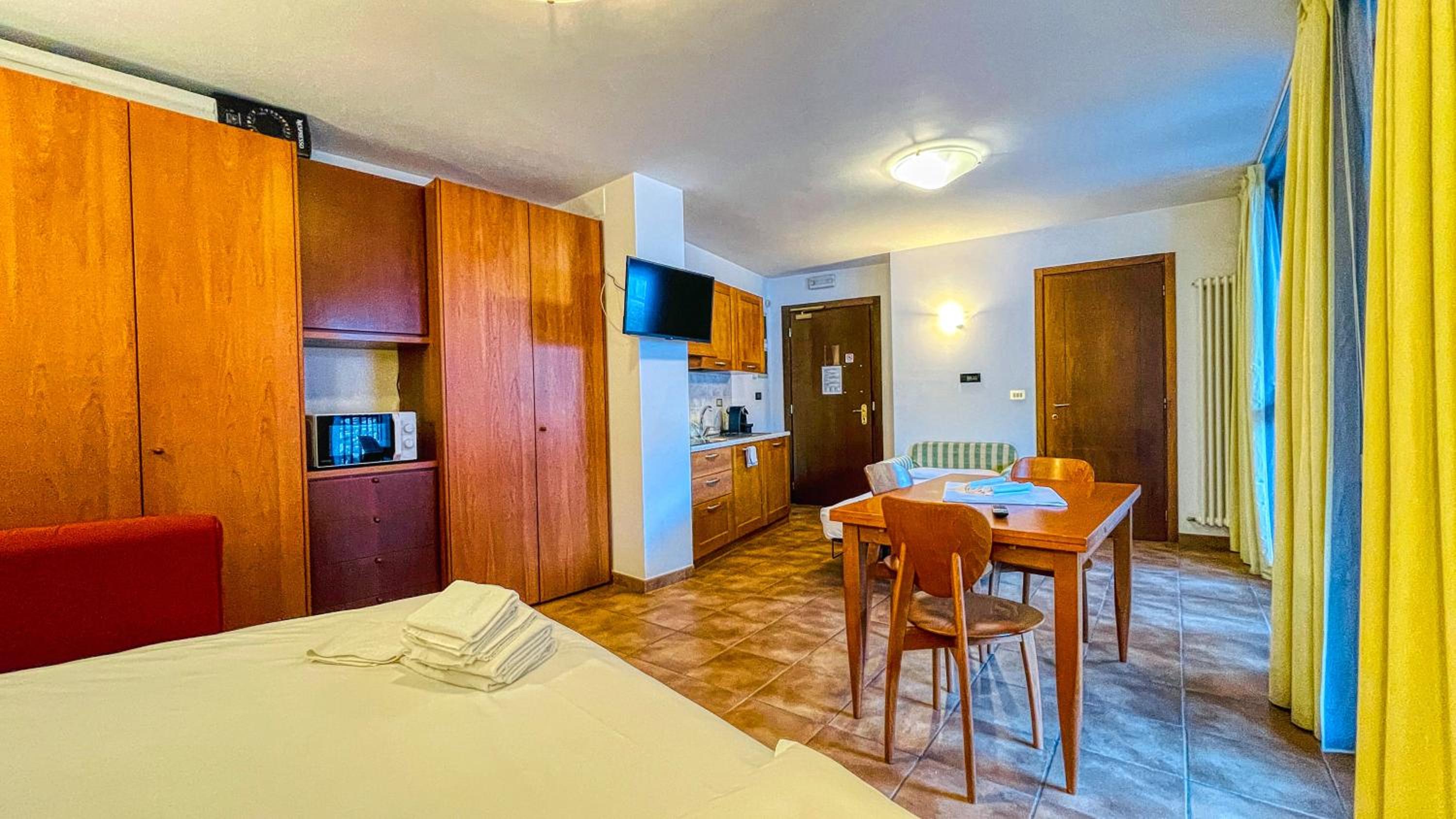 One-Bedroom Apartment