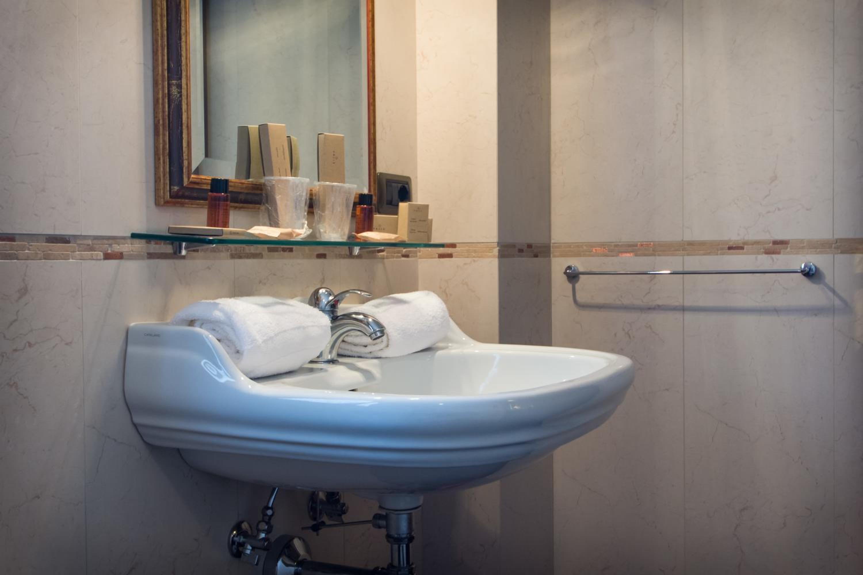 Superior Double or Twin Room with Mountain View photo 2