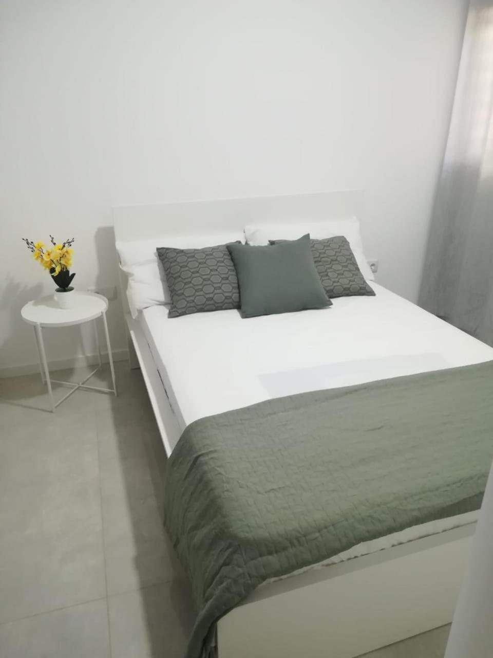 Three-Bedroom Apartment photo 2