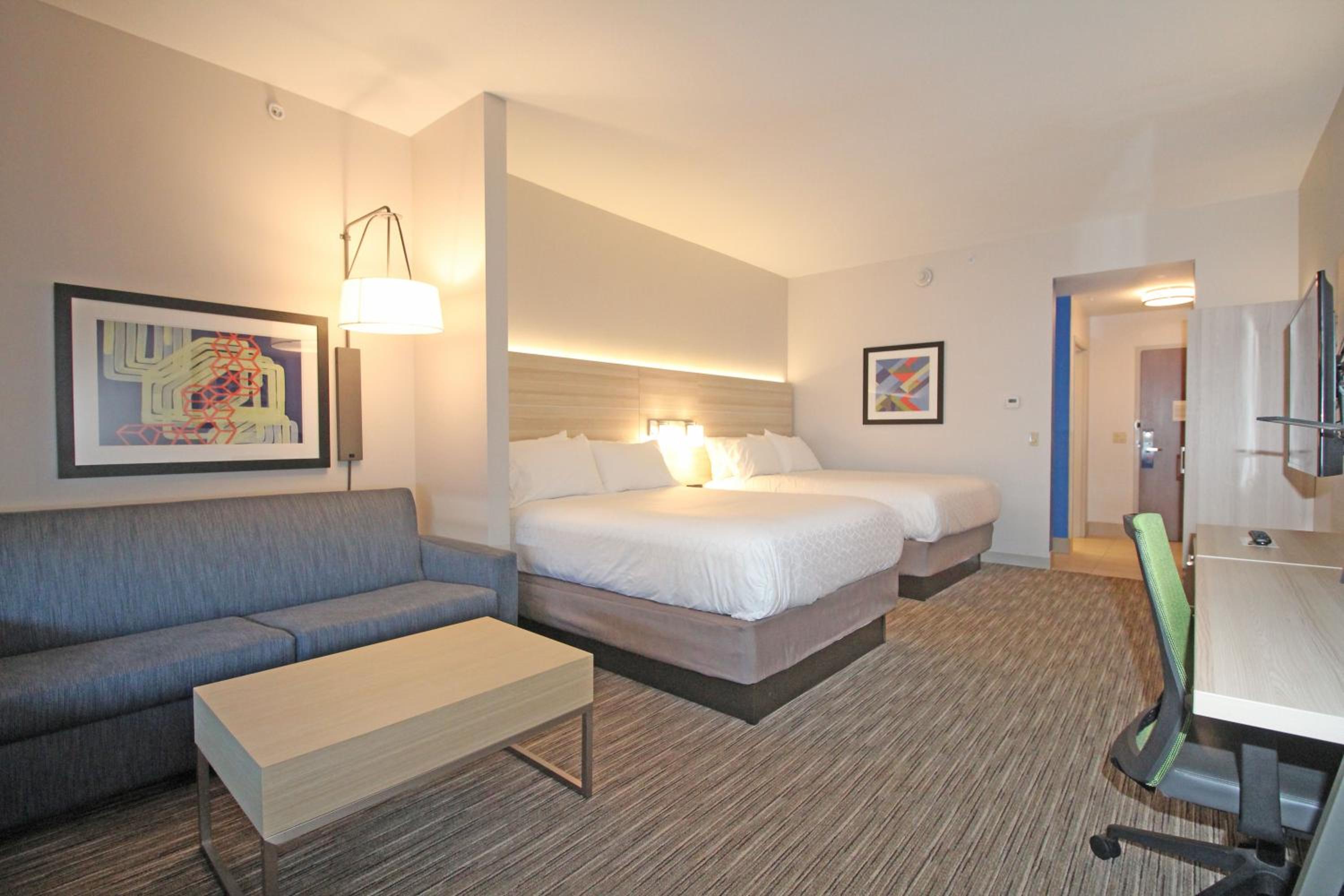 Suite with Two Beds - Non-Smoking