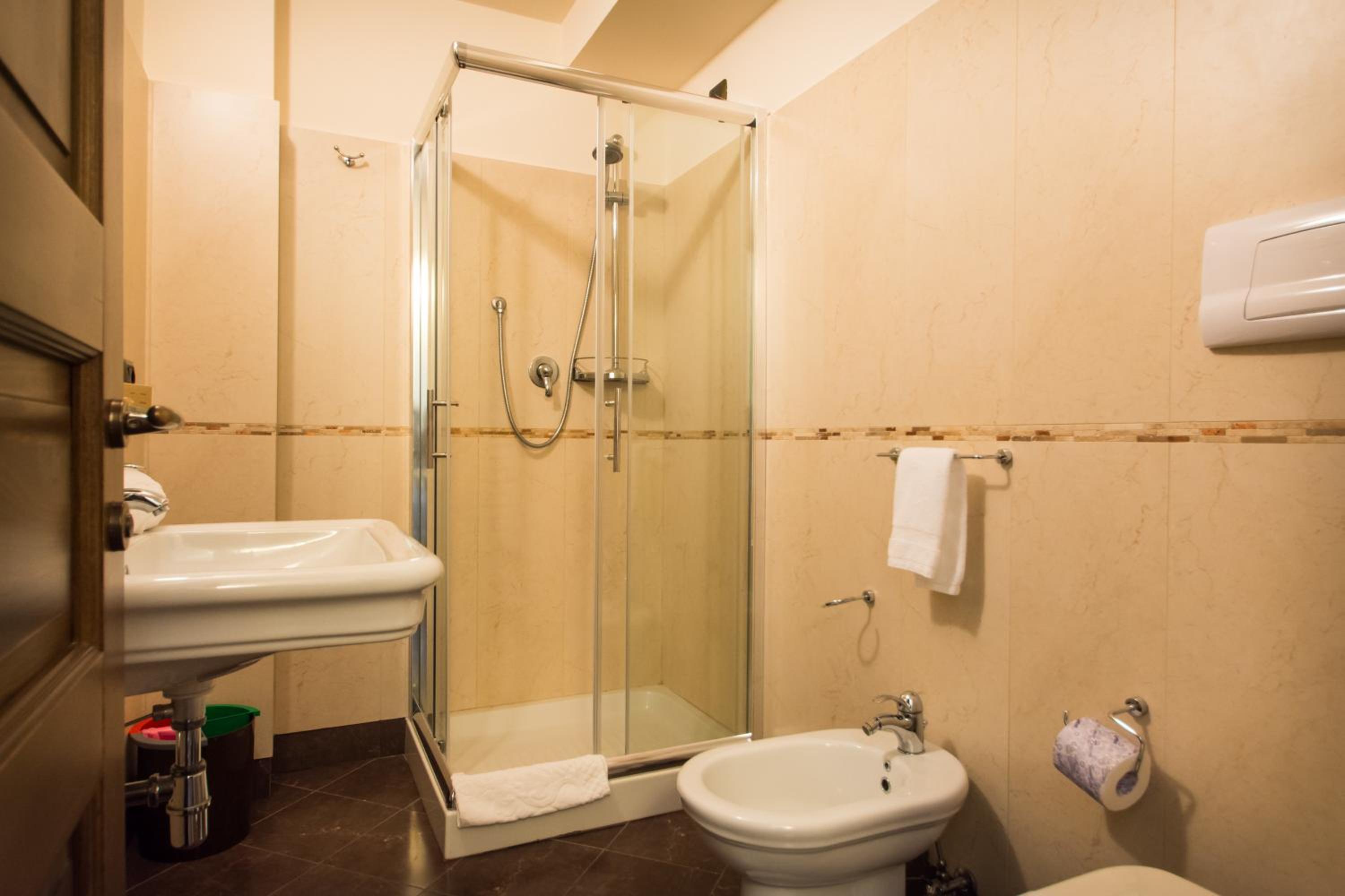 Double or Twin Room photo 2