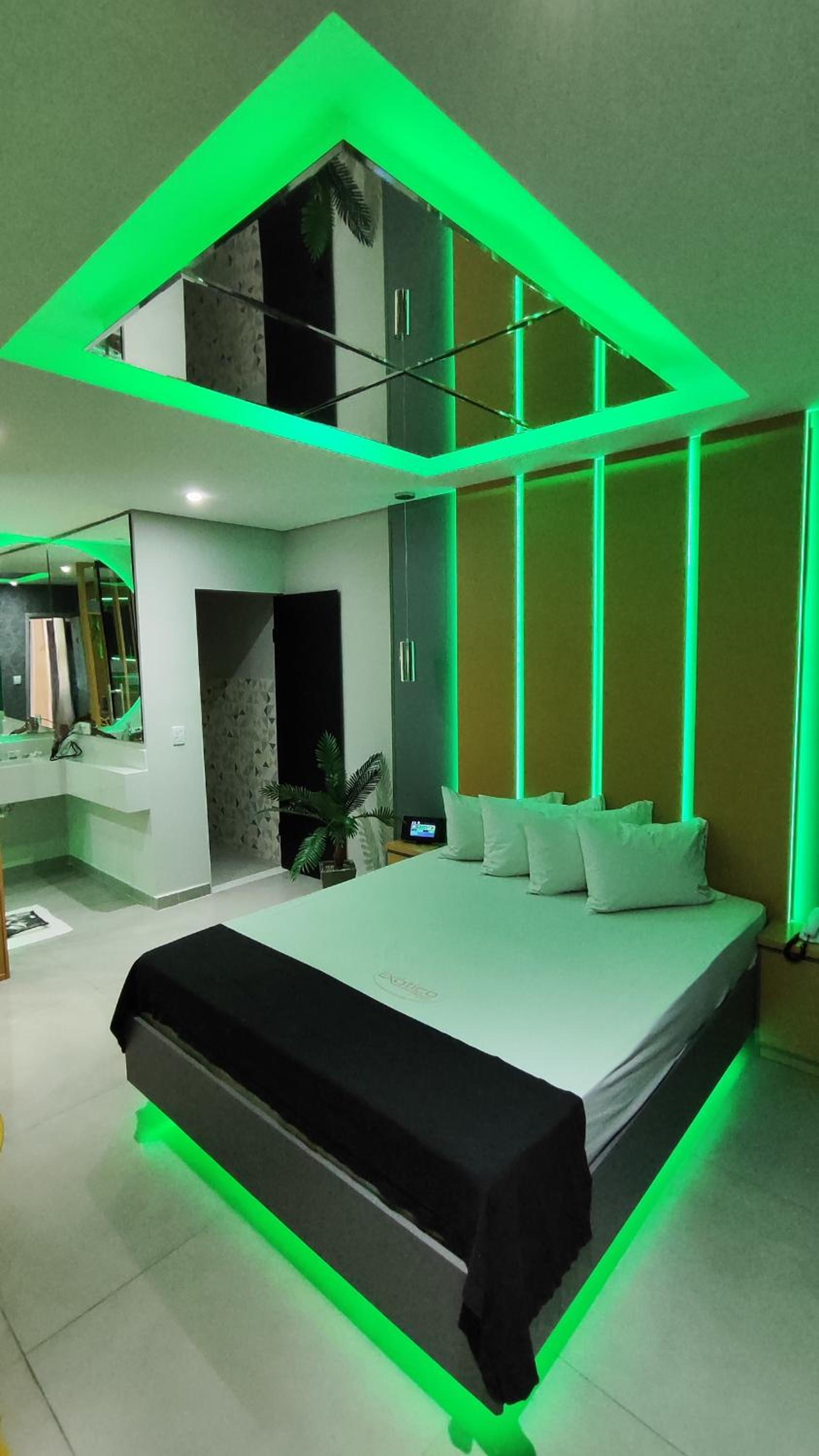 Deluxe Suite photo 1