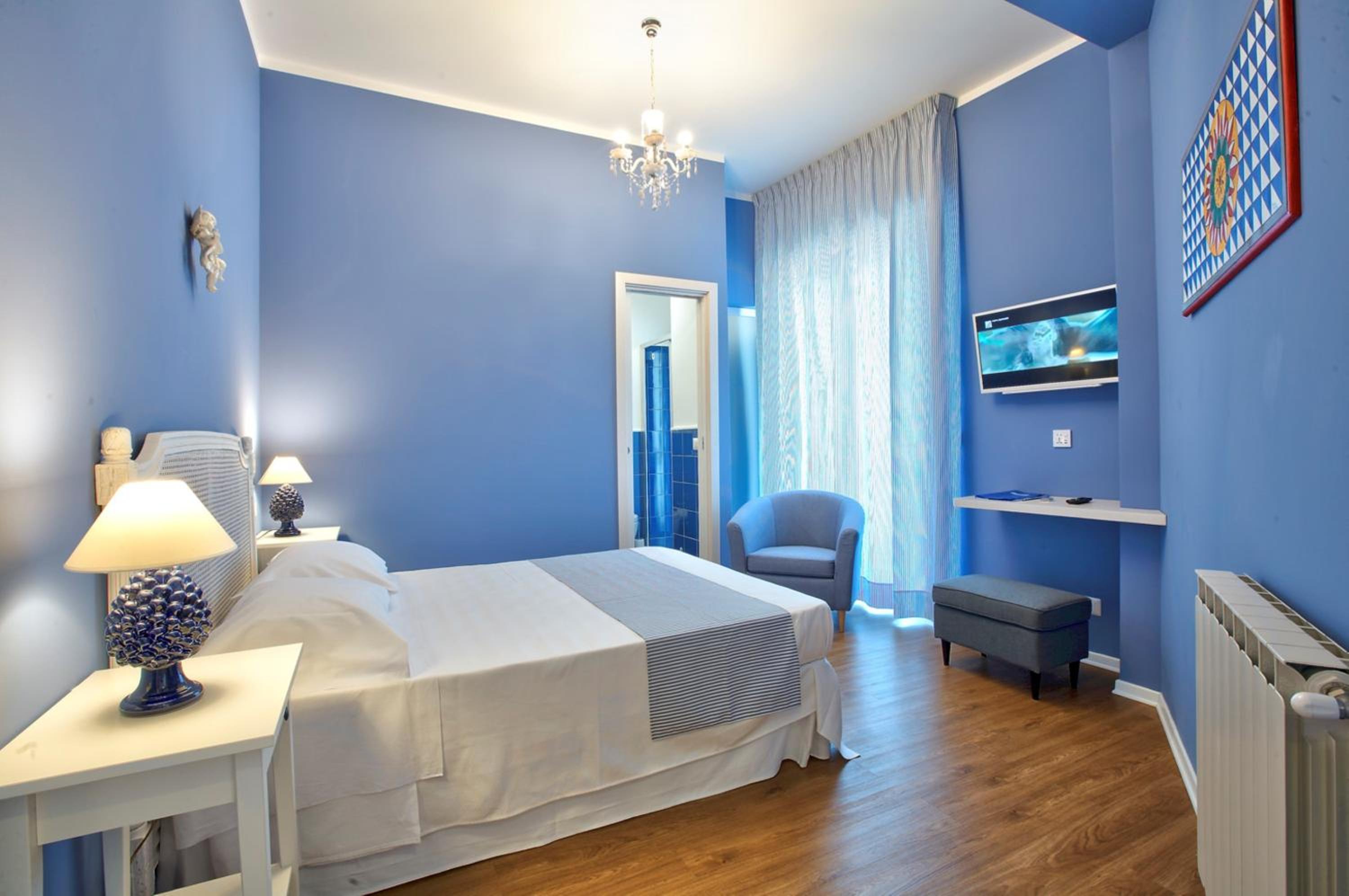 Deluxe Double Room with Balcony and Sea View photo 1